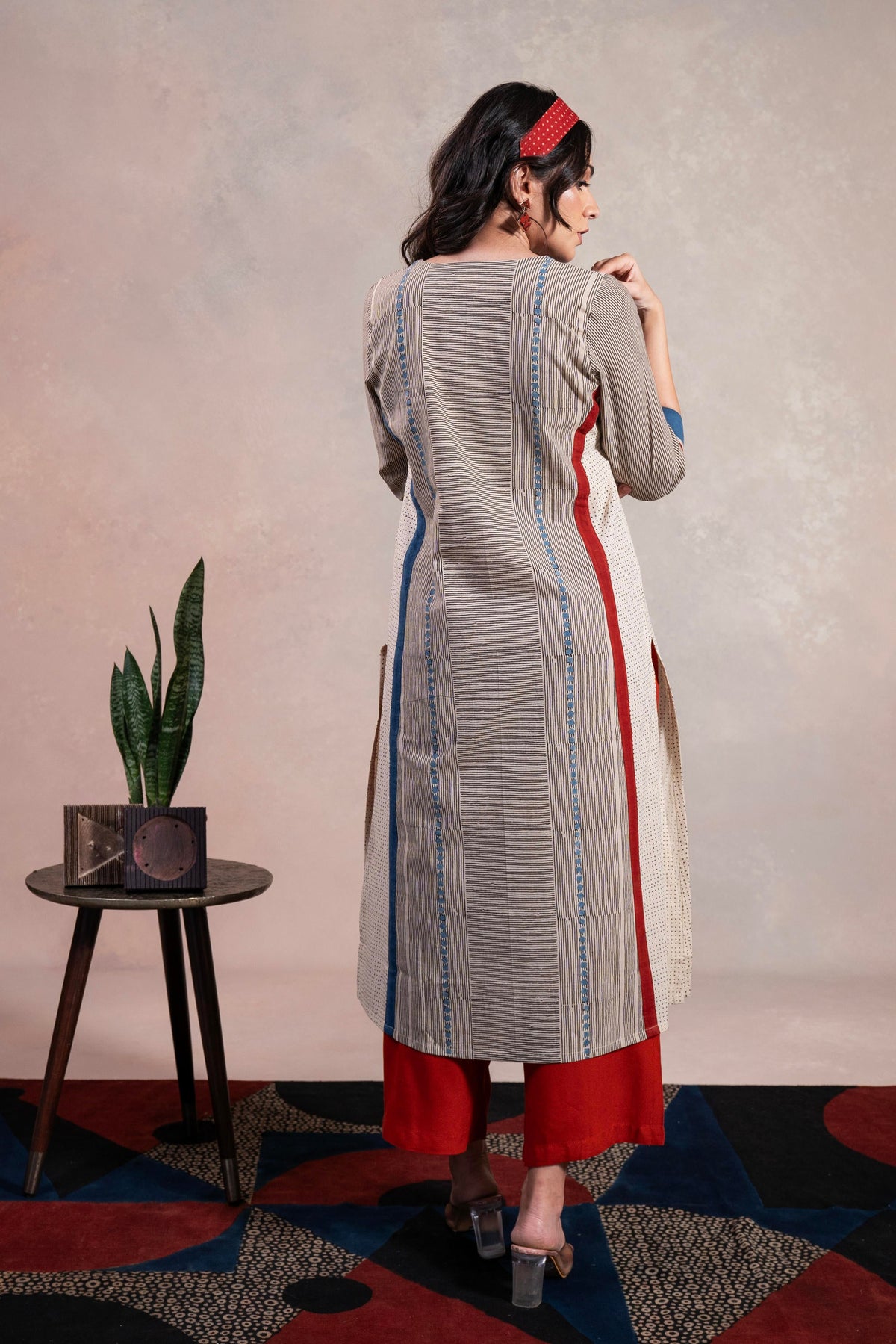 Aakar Cream Ajarakh Cotton Kurta | Ray-ethnic