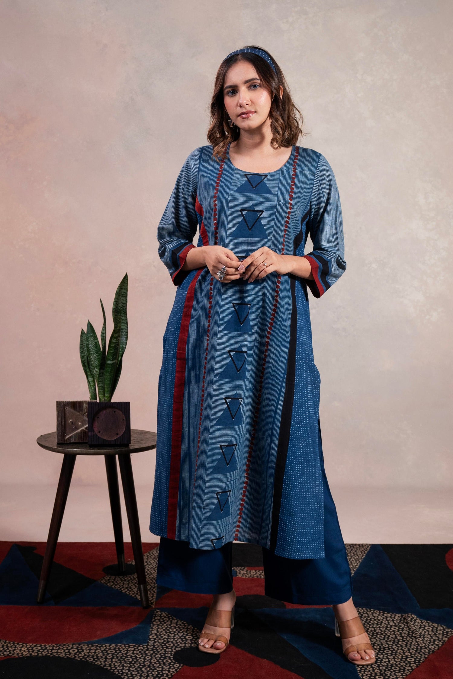 Aakaar Indigo Ajarakh Cotton Kurta | Ray-ethnic