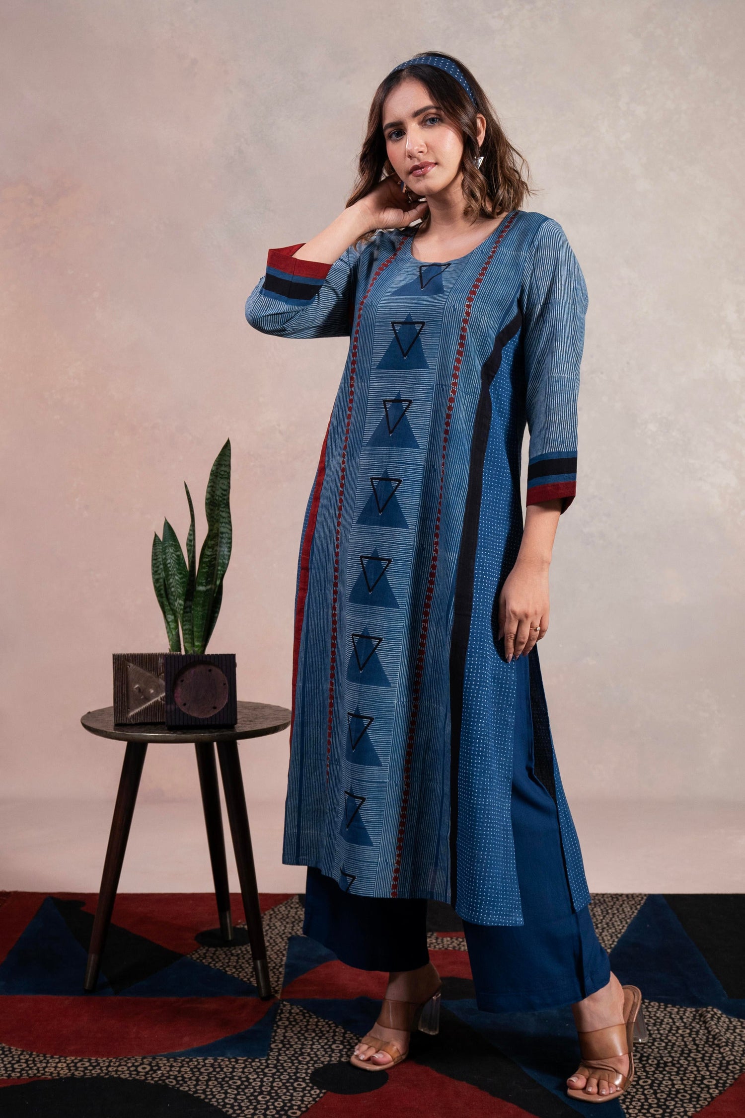 Aakaar Indigo Ajarakh Cotton Kurta | Ray-ethnic