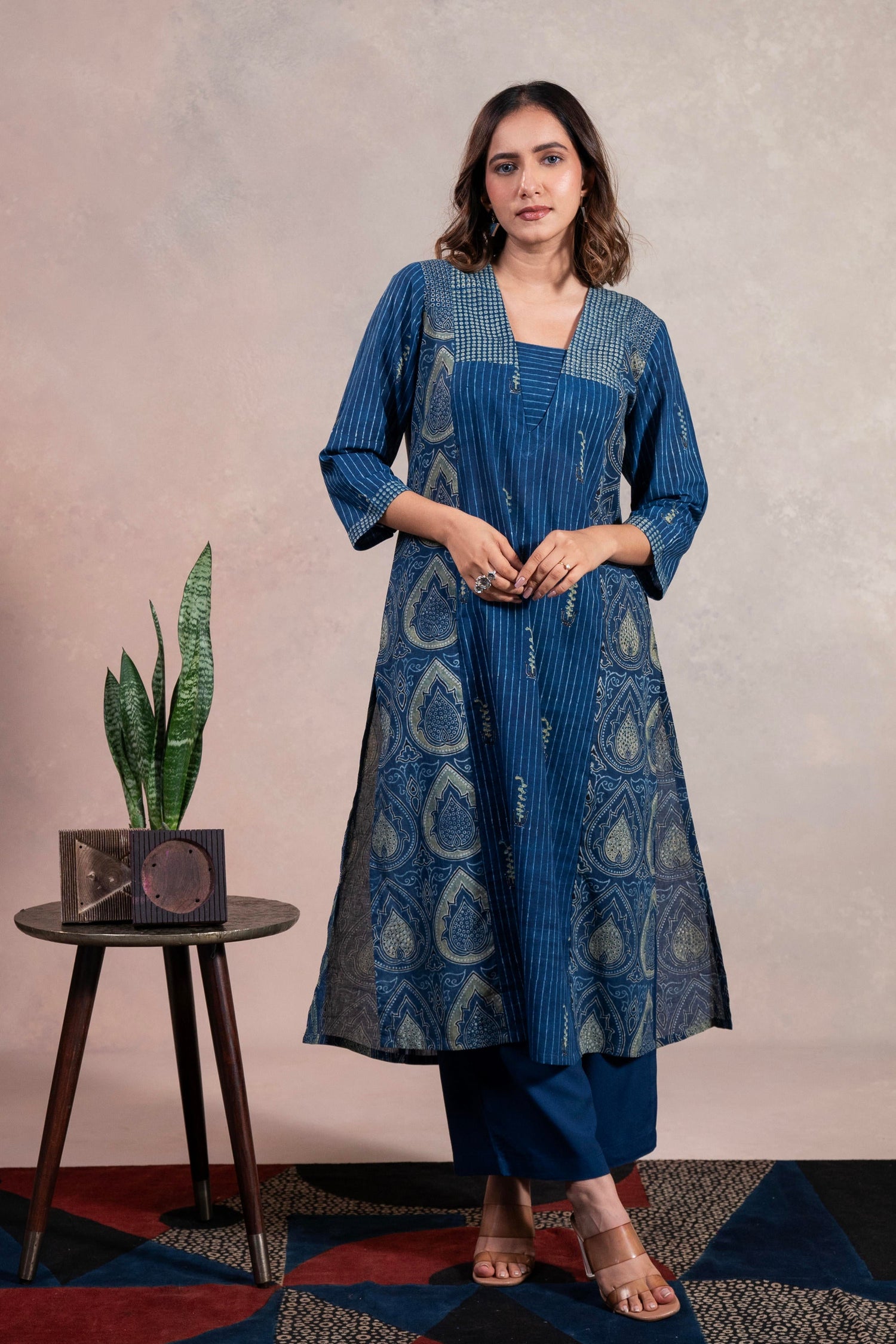 Aakaar Blue Ajarakh Cotton Kurta | Ray-ethnic
