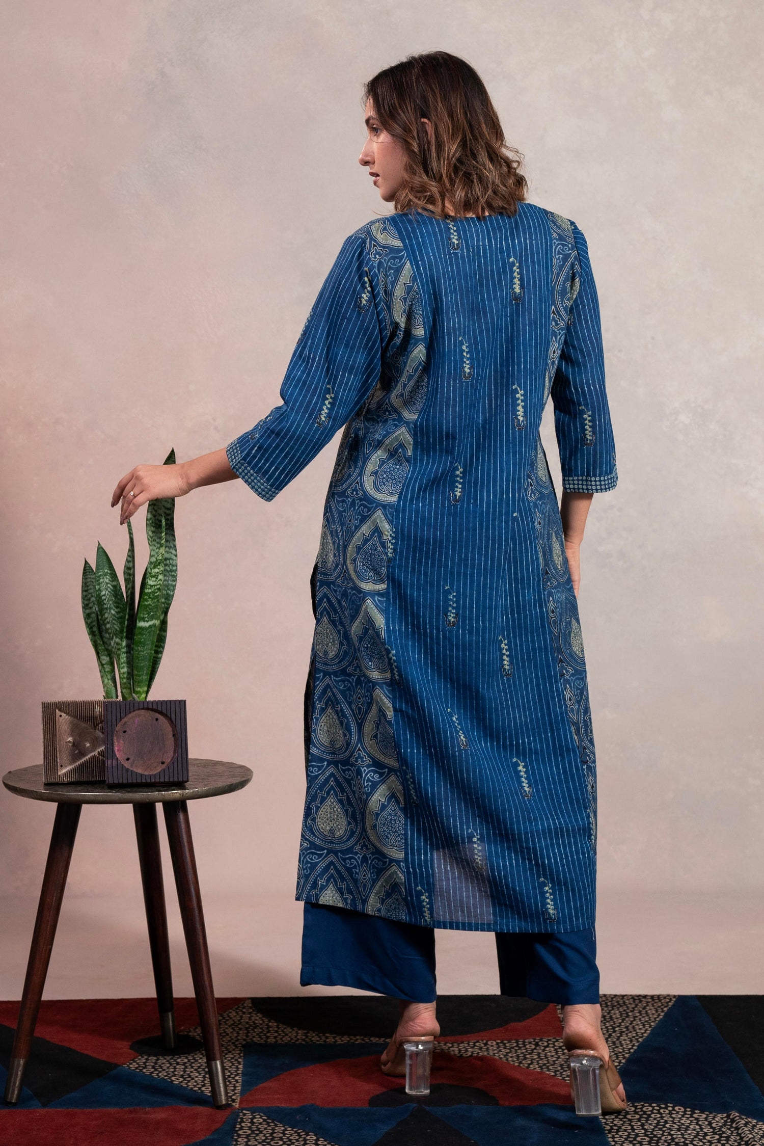 Aakaar Blue Ajarakh Cotton Kurta | Ray-ethnic