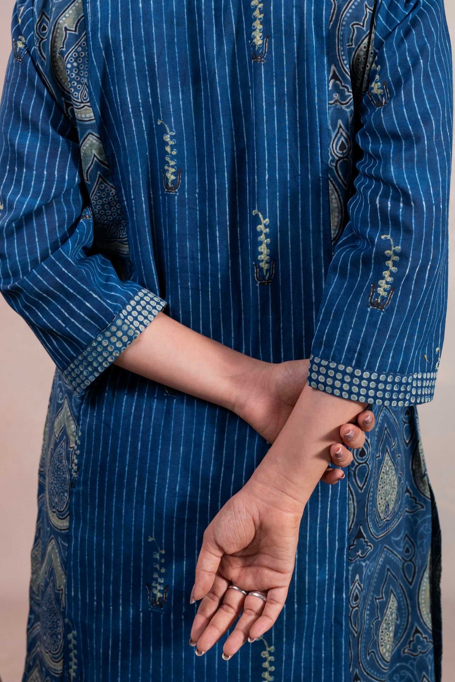 Aakaar Blue Ajarakh Cotton Kurta | Ray-ethnic