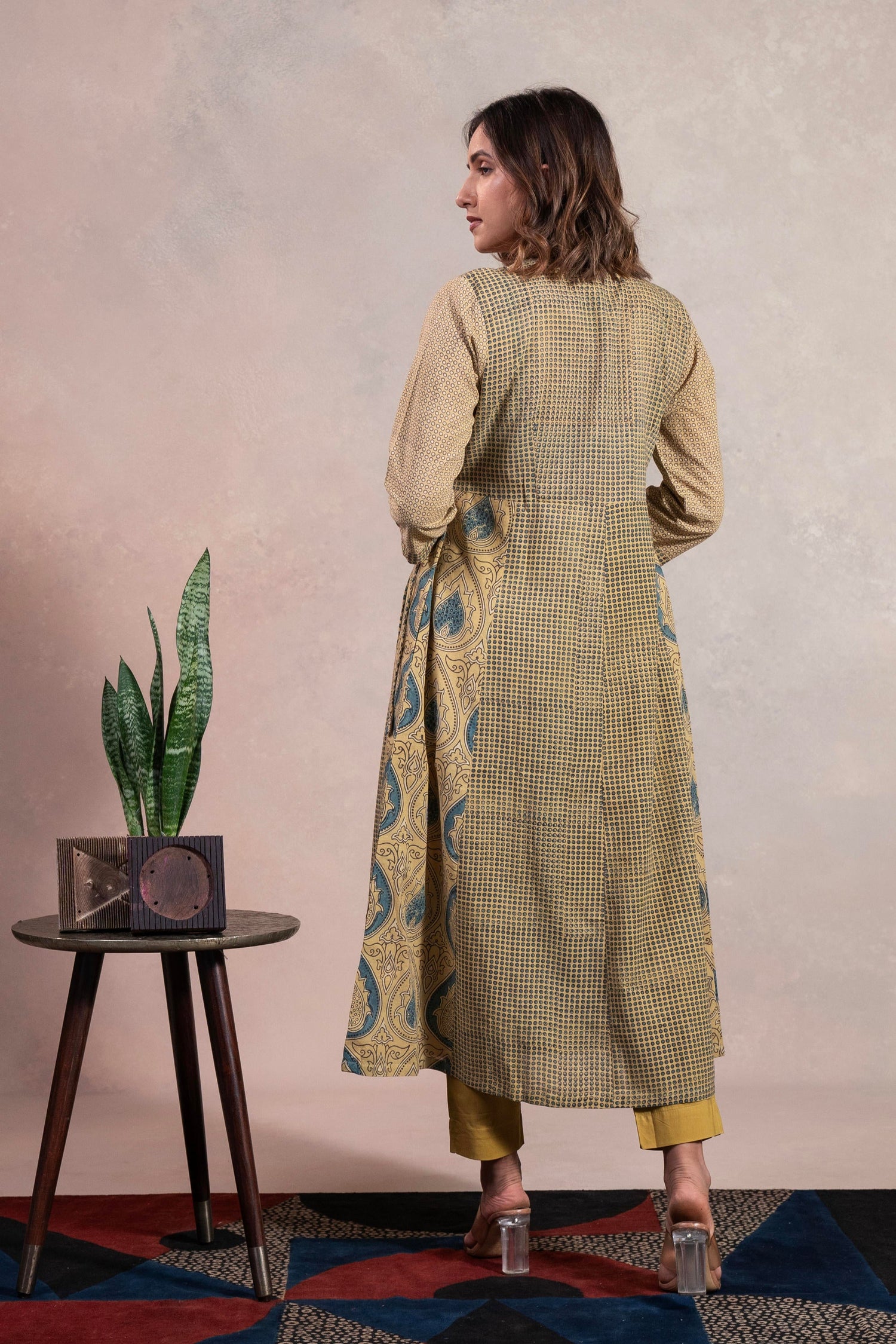 Aakaar Ajarakh Green Cotton Kurta | Ray-ethnic