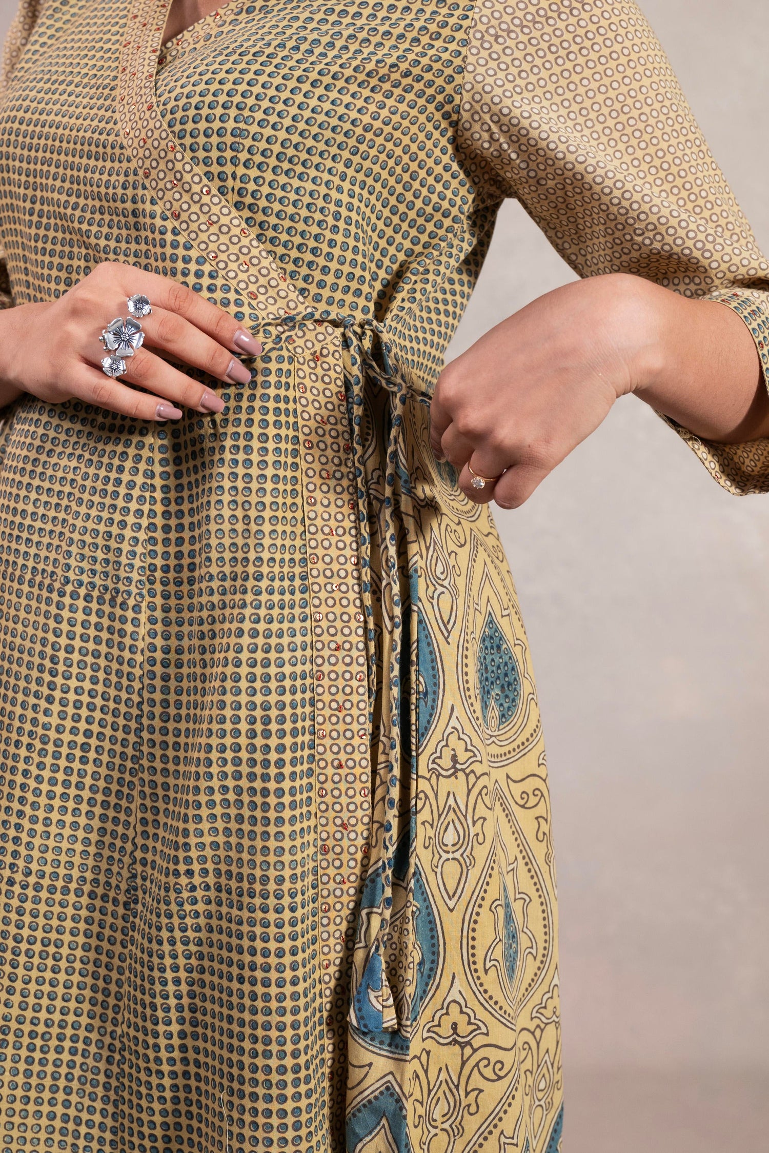 Aakaar Ajarakh Green Cotton Kurta | Ray-ethnic