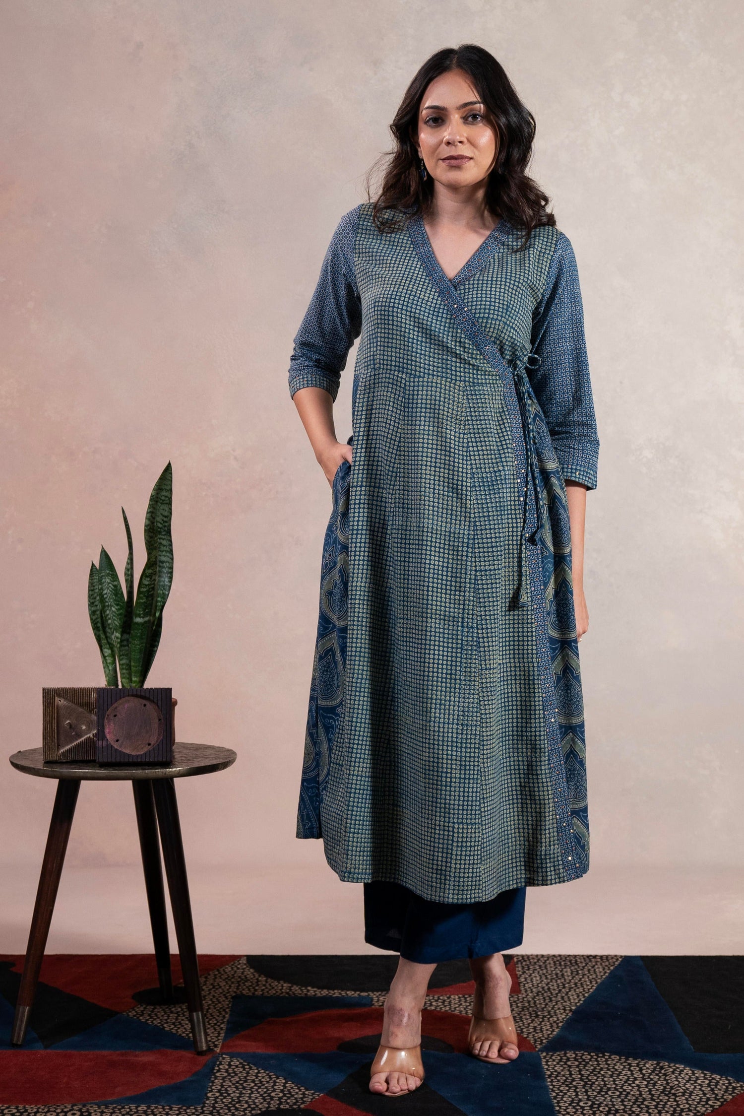 Aakaar Blue Ajarakh Cotton Kurta | Ray-ethnic