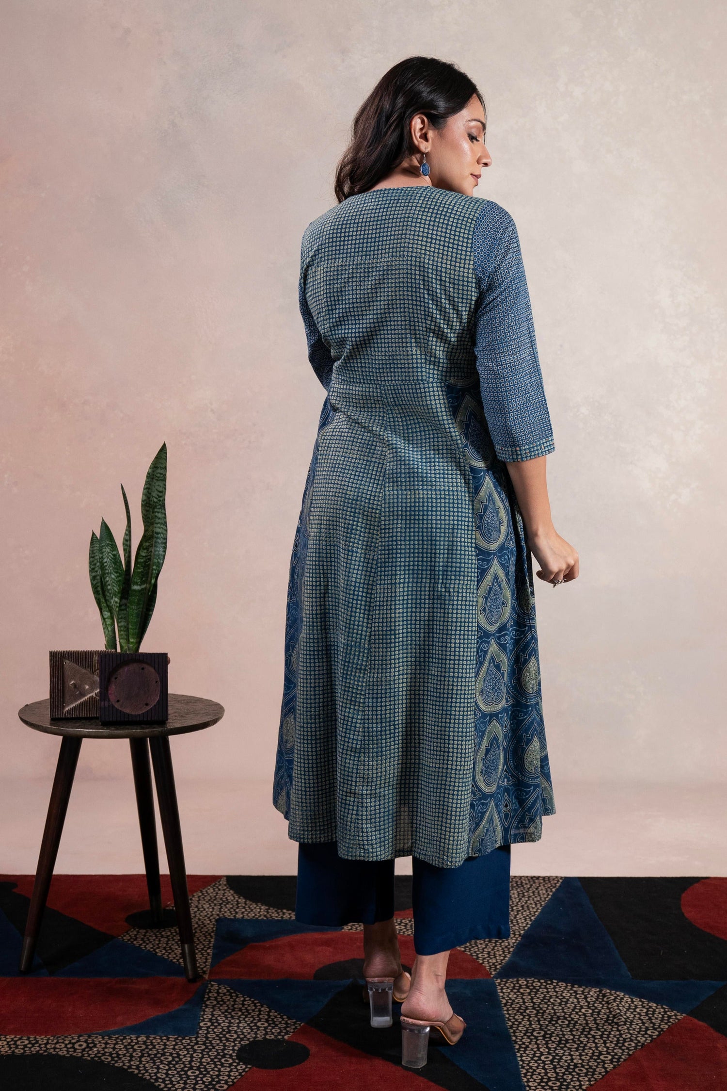 Aakaar Blue Ajarakh Cotton Kurta | Ray-ethnic