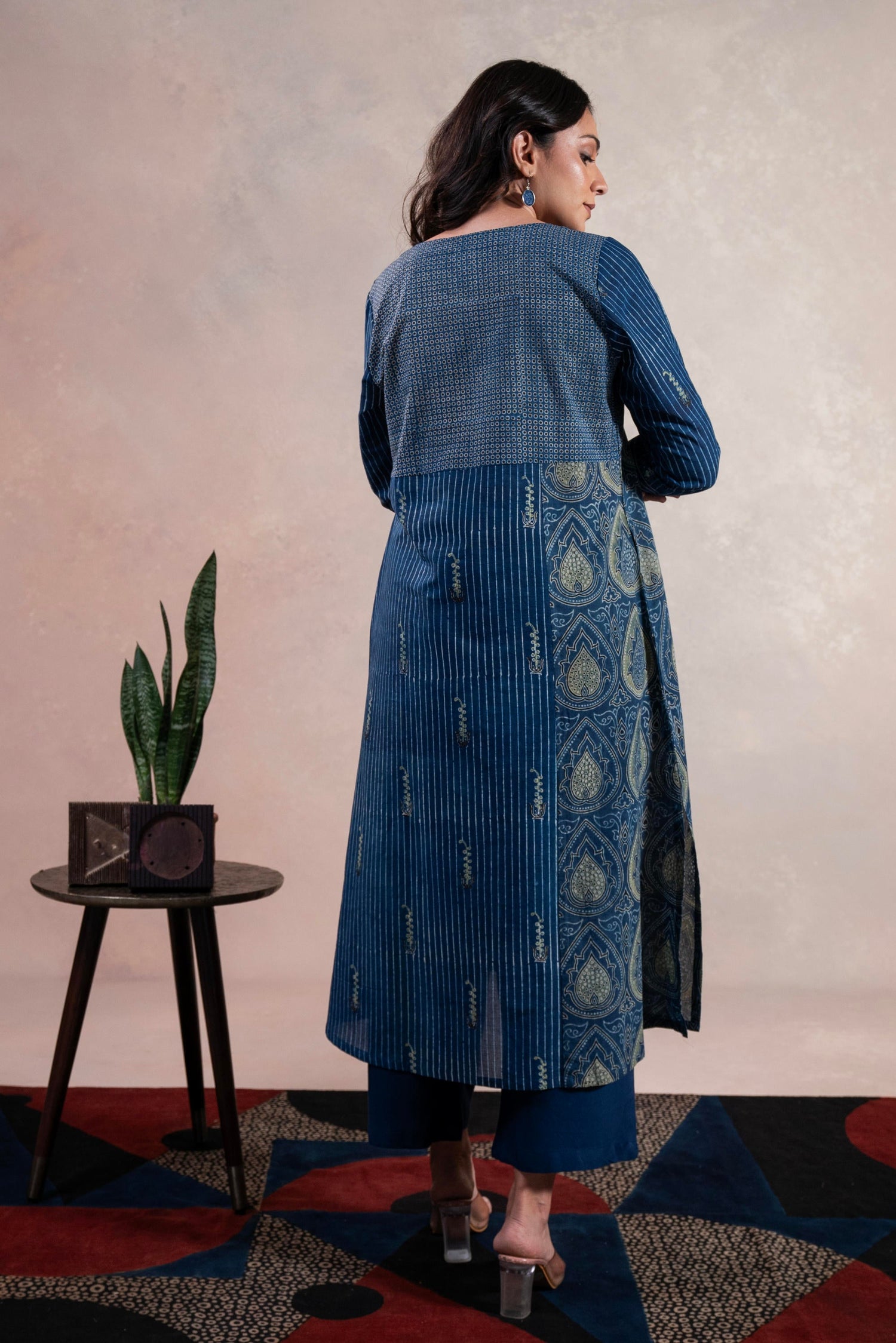 Aakaar Blue Ajarakh Cotton Kurta | Ray-ethnic