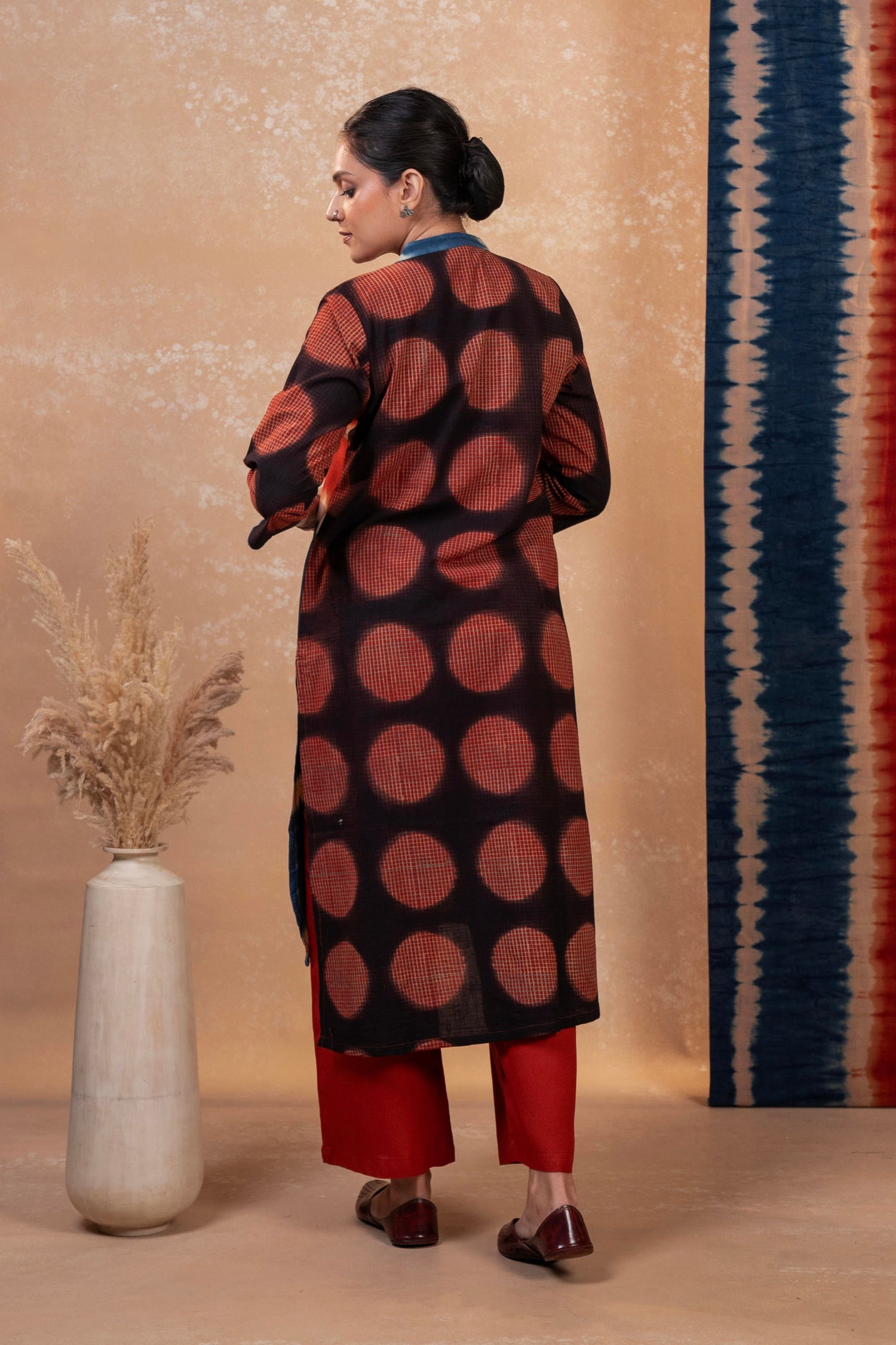 Aakaar Rust Clamp Cotton Kurta | Ray-ethnic