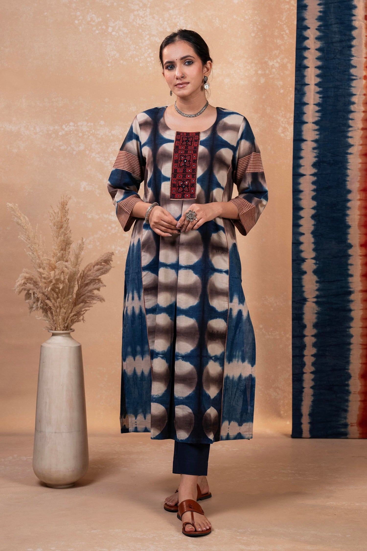 Aakaar Navy Clamp Cotton Kurta | Ray-ethnic