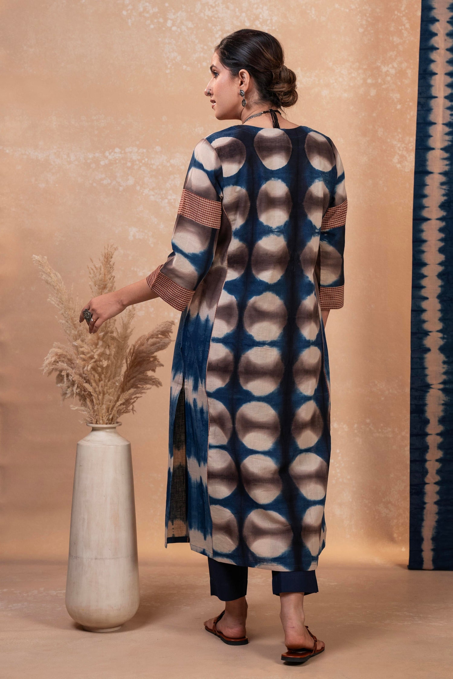 Aakaar Navy Clamp Cotton Kurta | Ray-ethnic
