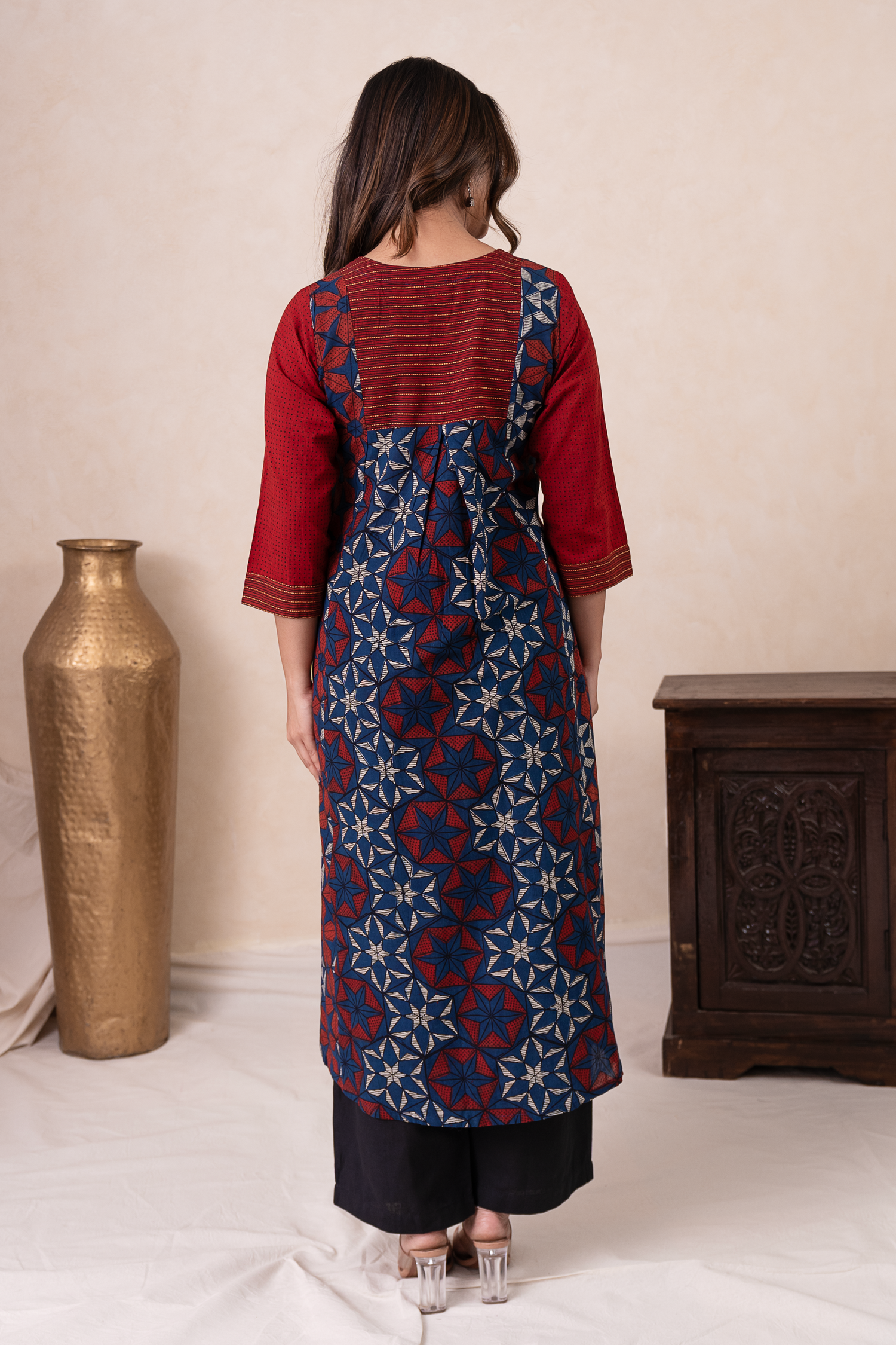 Aakruti Navy Blue Ajarakh Cotton Kurta | Ray-ethnic