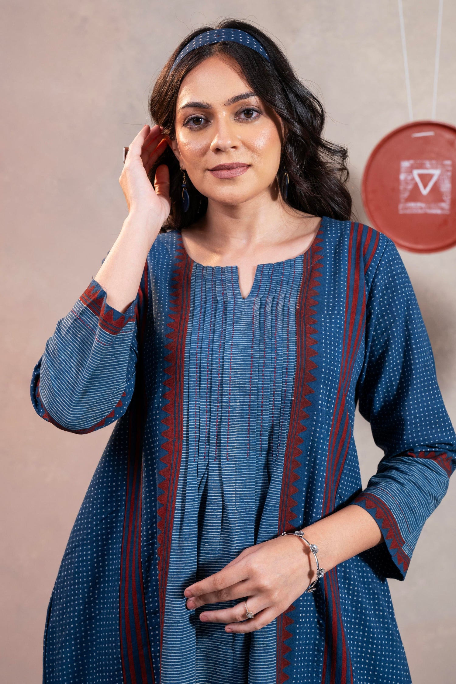 Aakaar Indigo Ajarakh Cotton Kurta | Ray-ethnic