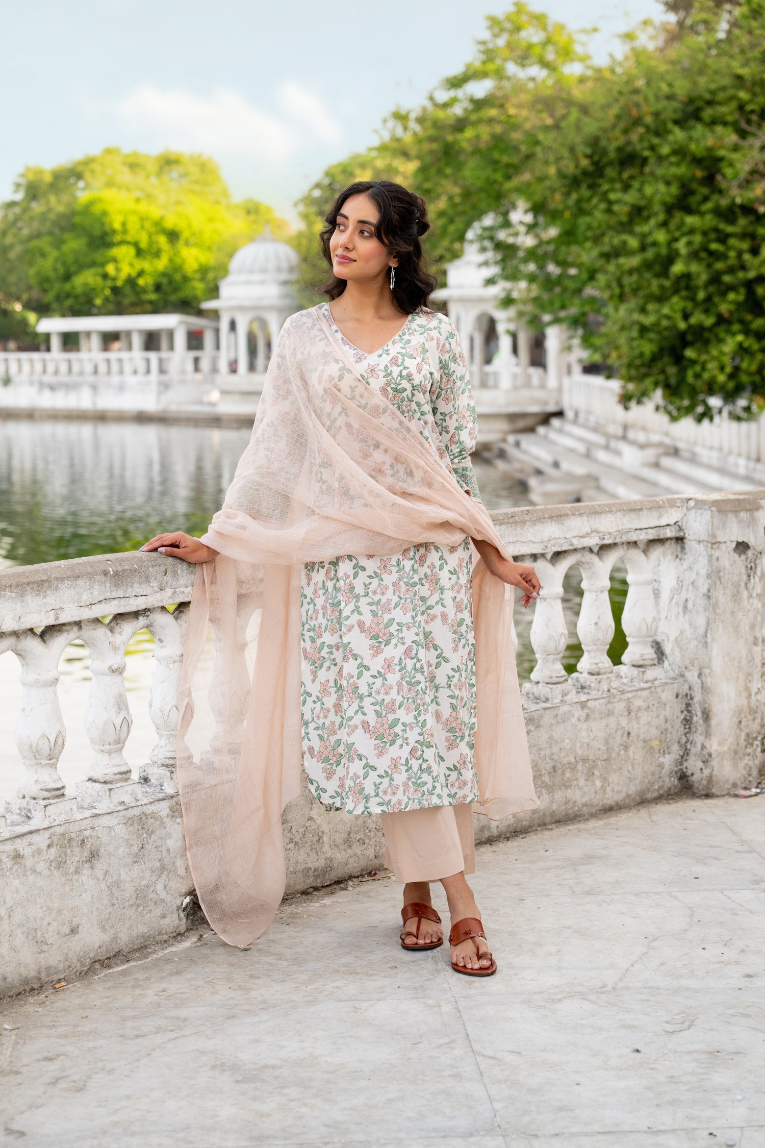 Mul Cotton Beaded V-Neck Kurta – Secret Garden