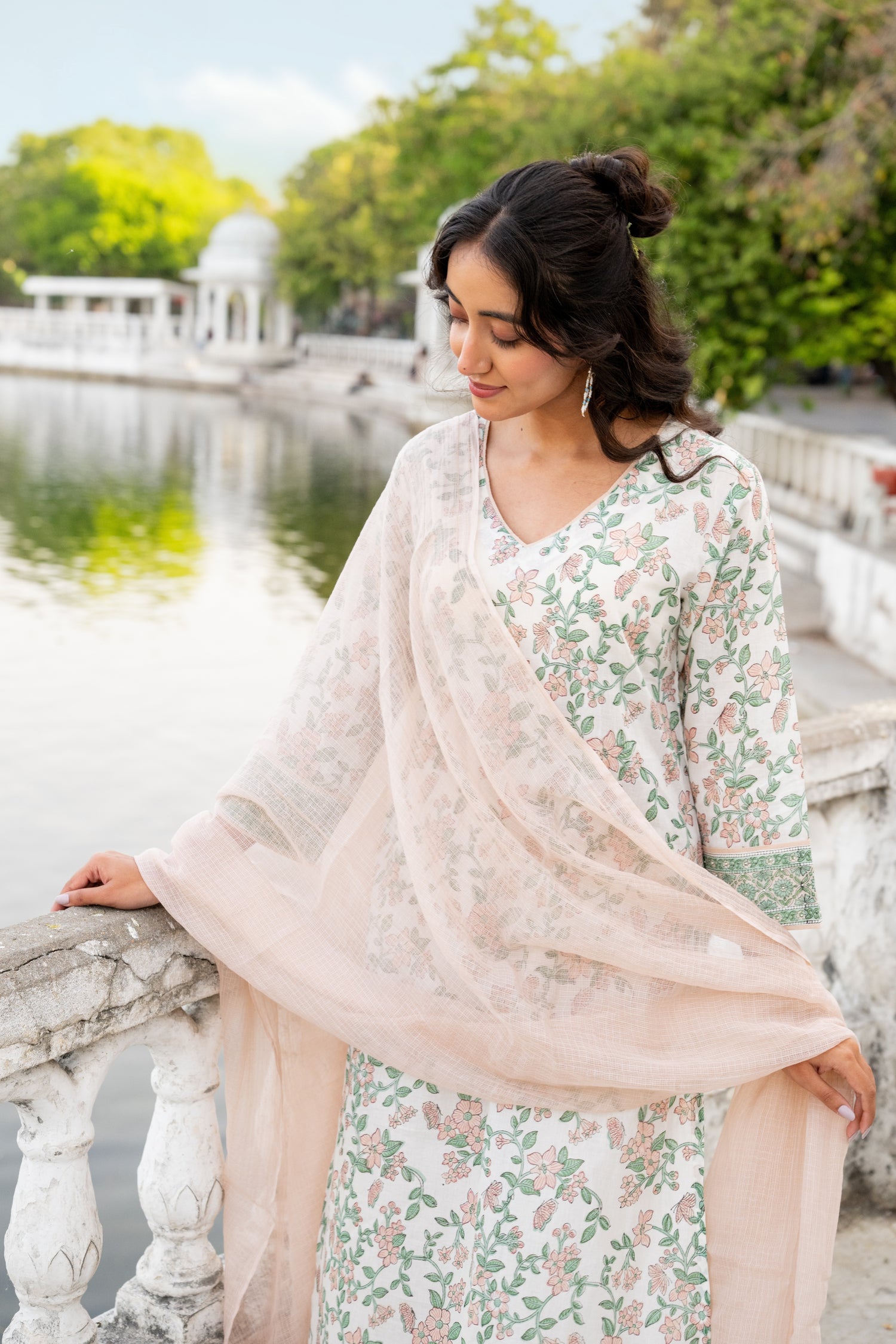 Mul Cotton Beaded V-Neck Kurta – Secret Garden