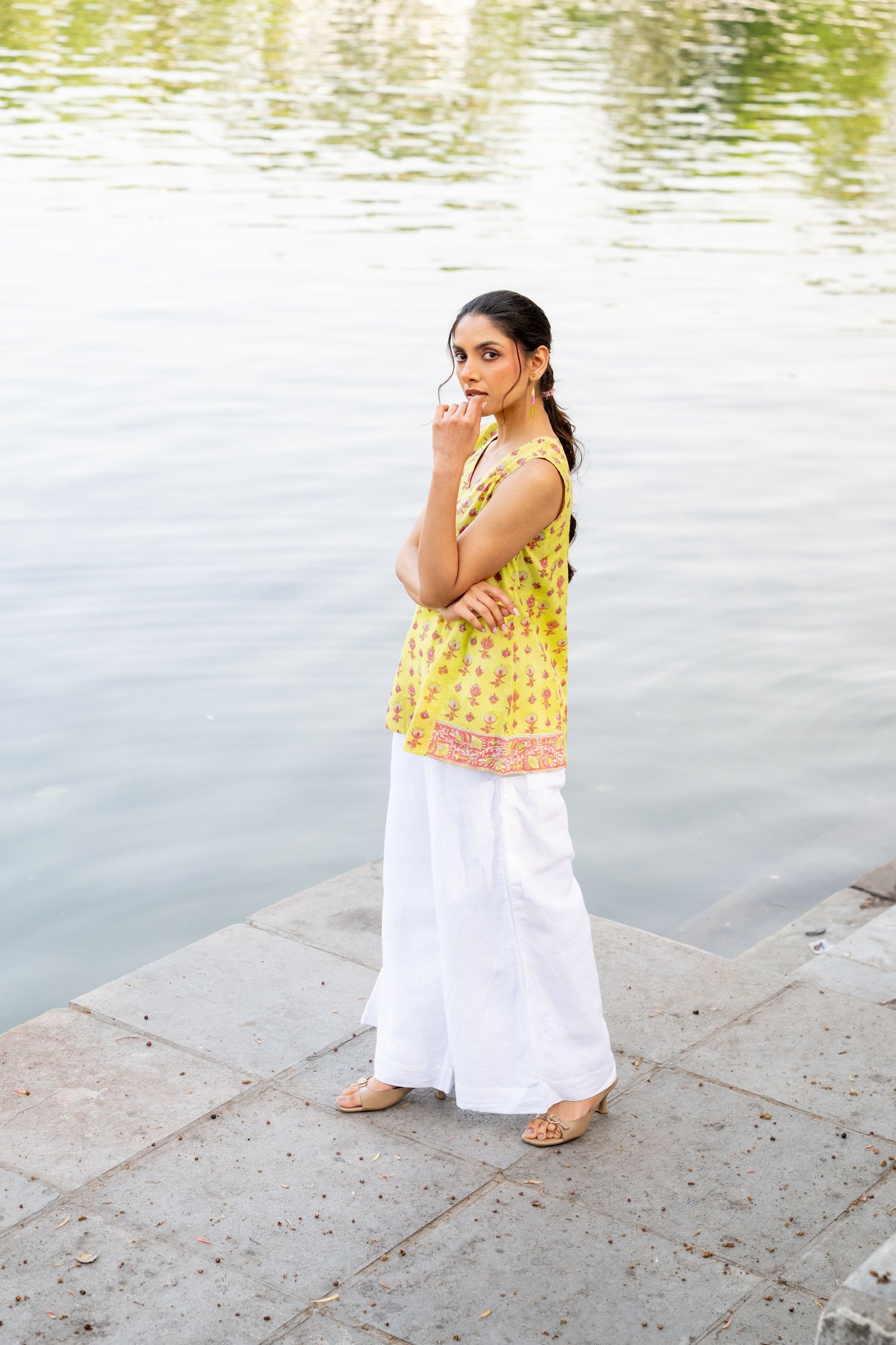 Sleeveless Block Print V-Neck Top in Lime – Secret Garden
