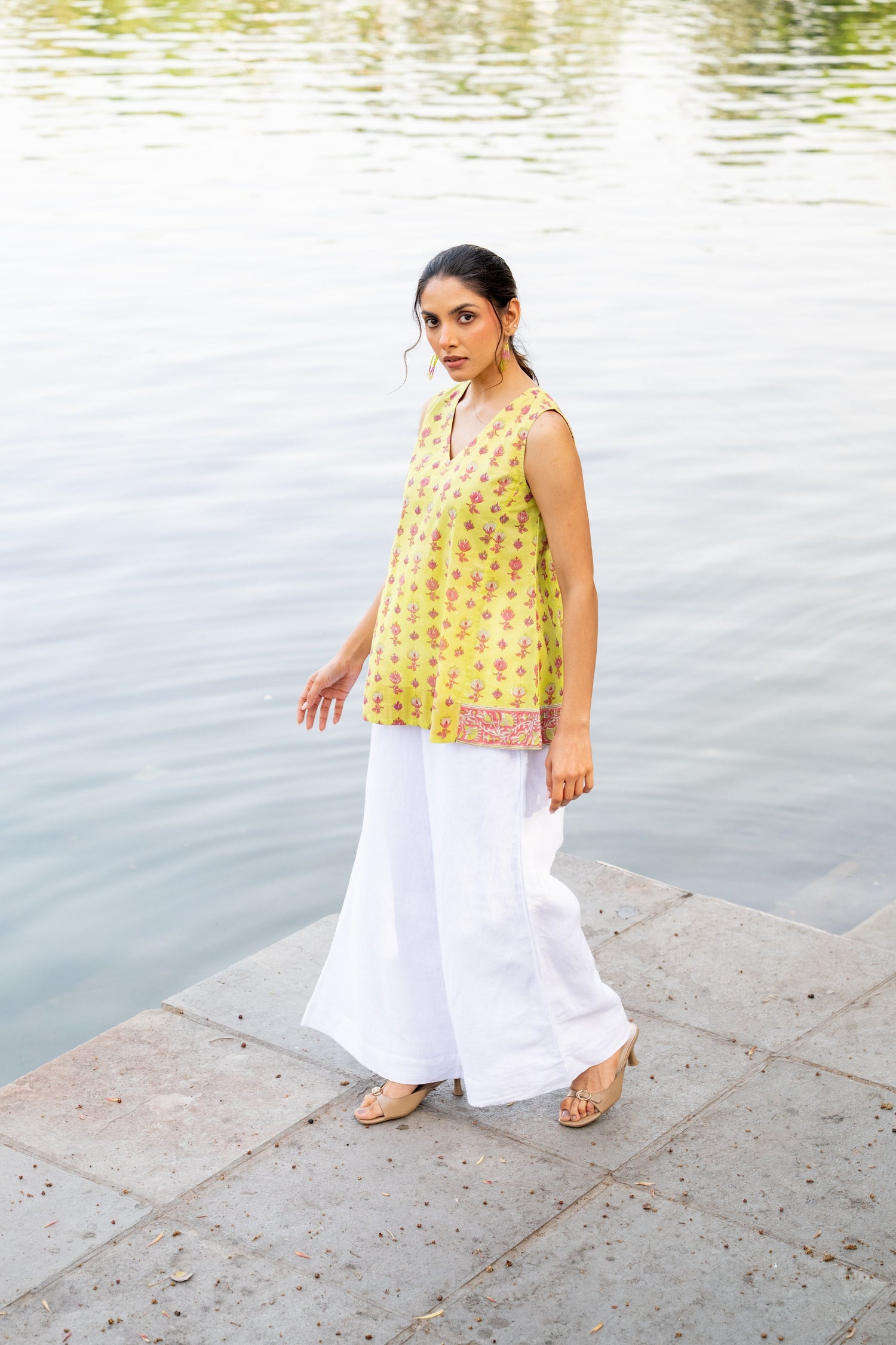 Sleeveless Block Print V-Neck Top in Lime – Secret Garden