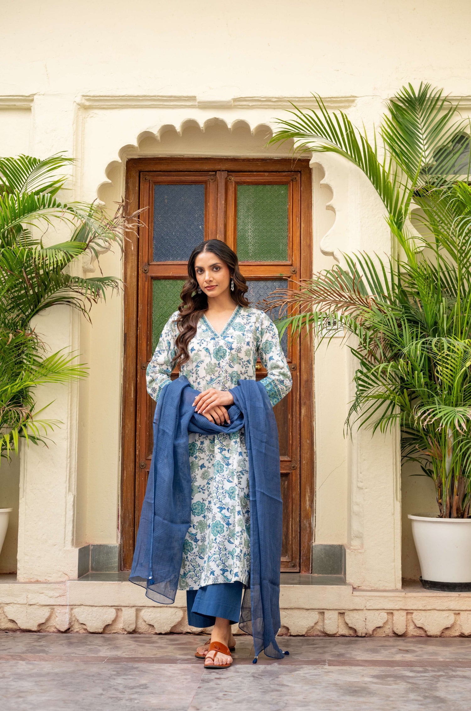 Turquoise Blue V-Neck Mul Cotton 3/4 Sleeve Kurta – Secret Garden
