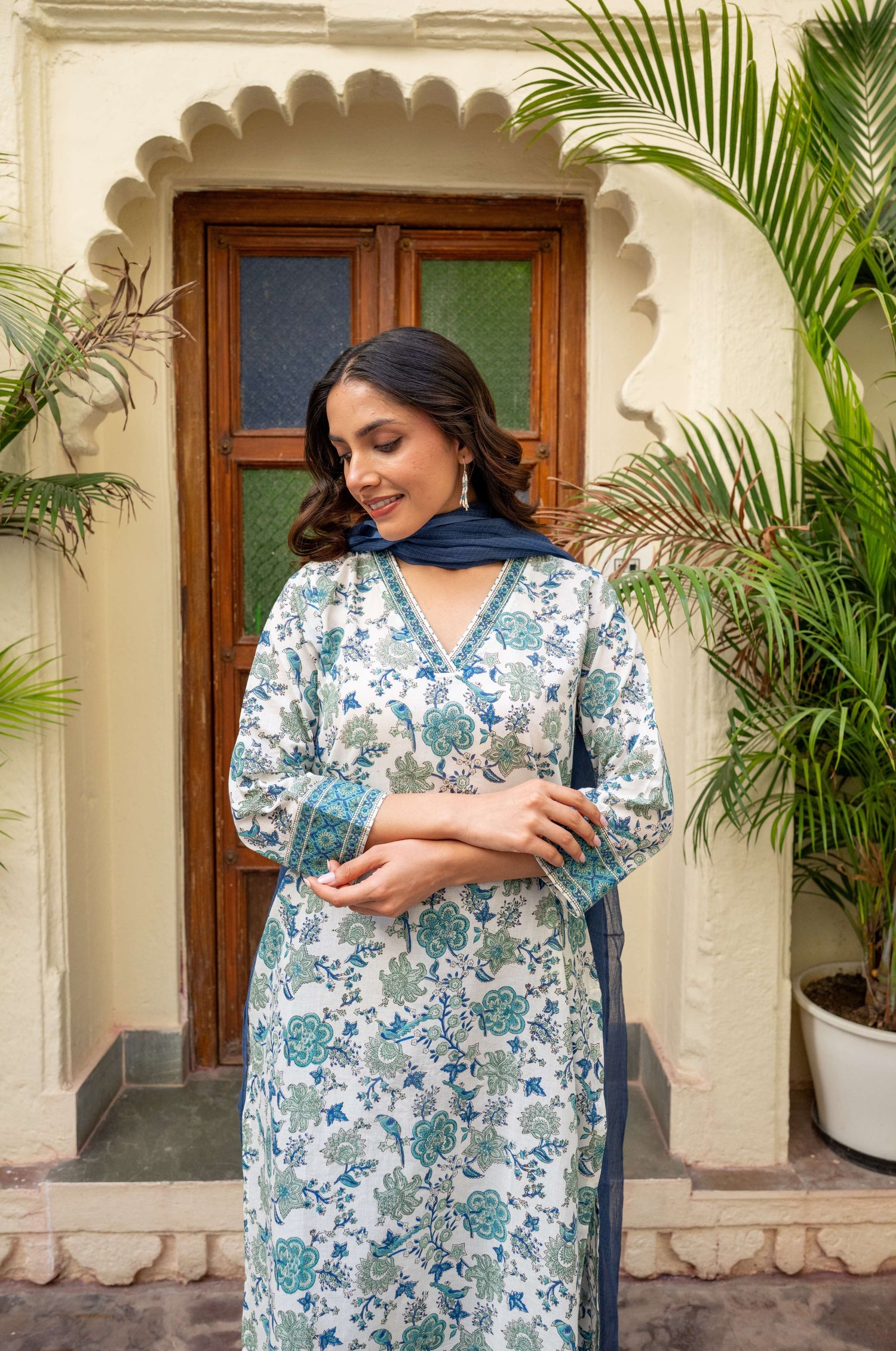 Turquoise Blue V-Neck Mul Cotton 3/4 Sleeve Kurta – Secret Garden