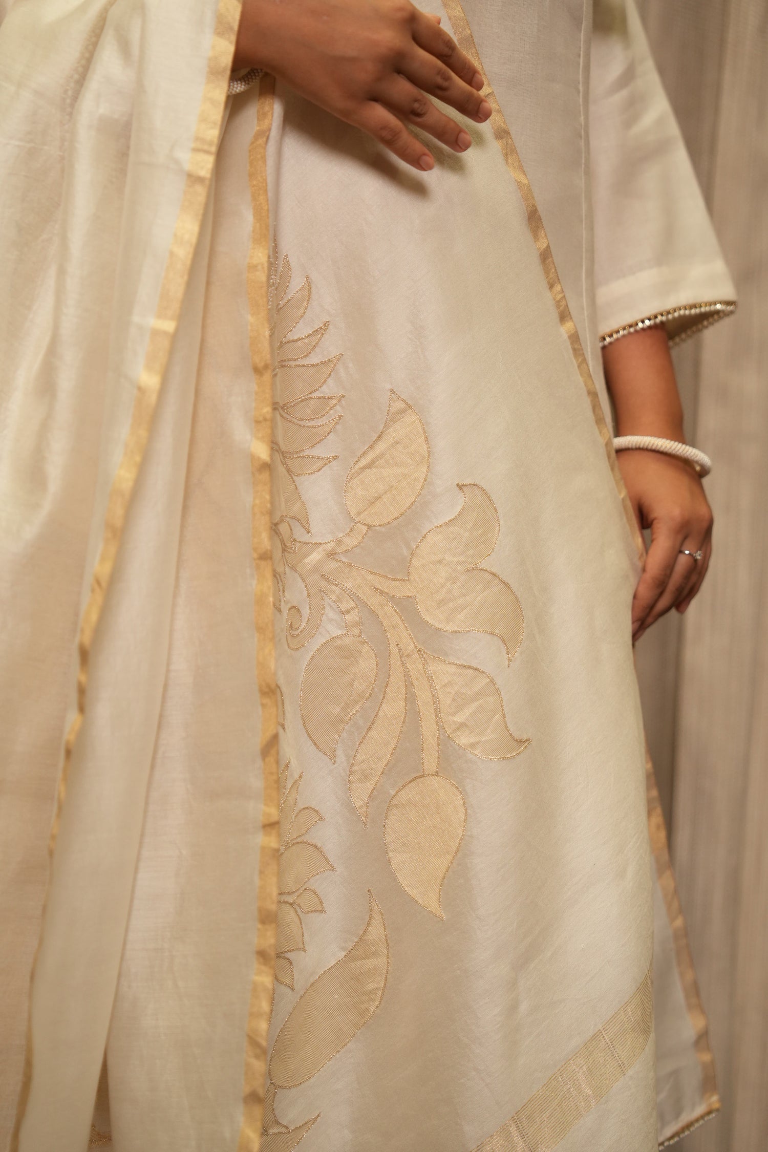 Ek Dor Mul Chanderi Set of 3 – Elegant Ivory Handwoven Ensemble