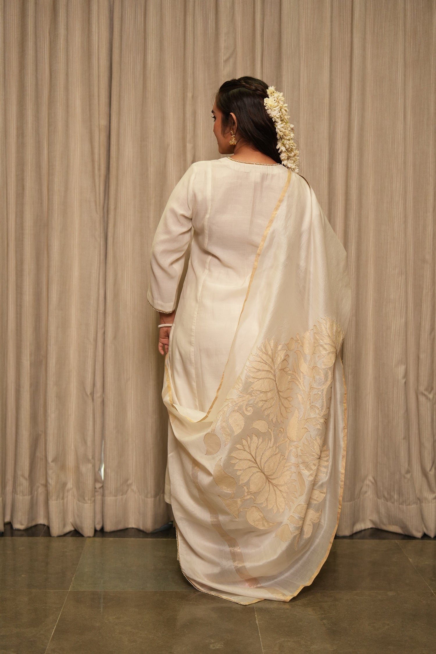 Ek Dor Mul Chanderi Set of 3 – Elegant Ivory Handwoven Ensemble