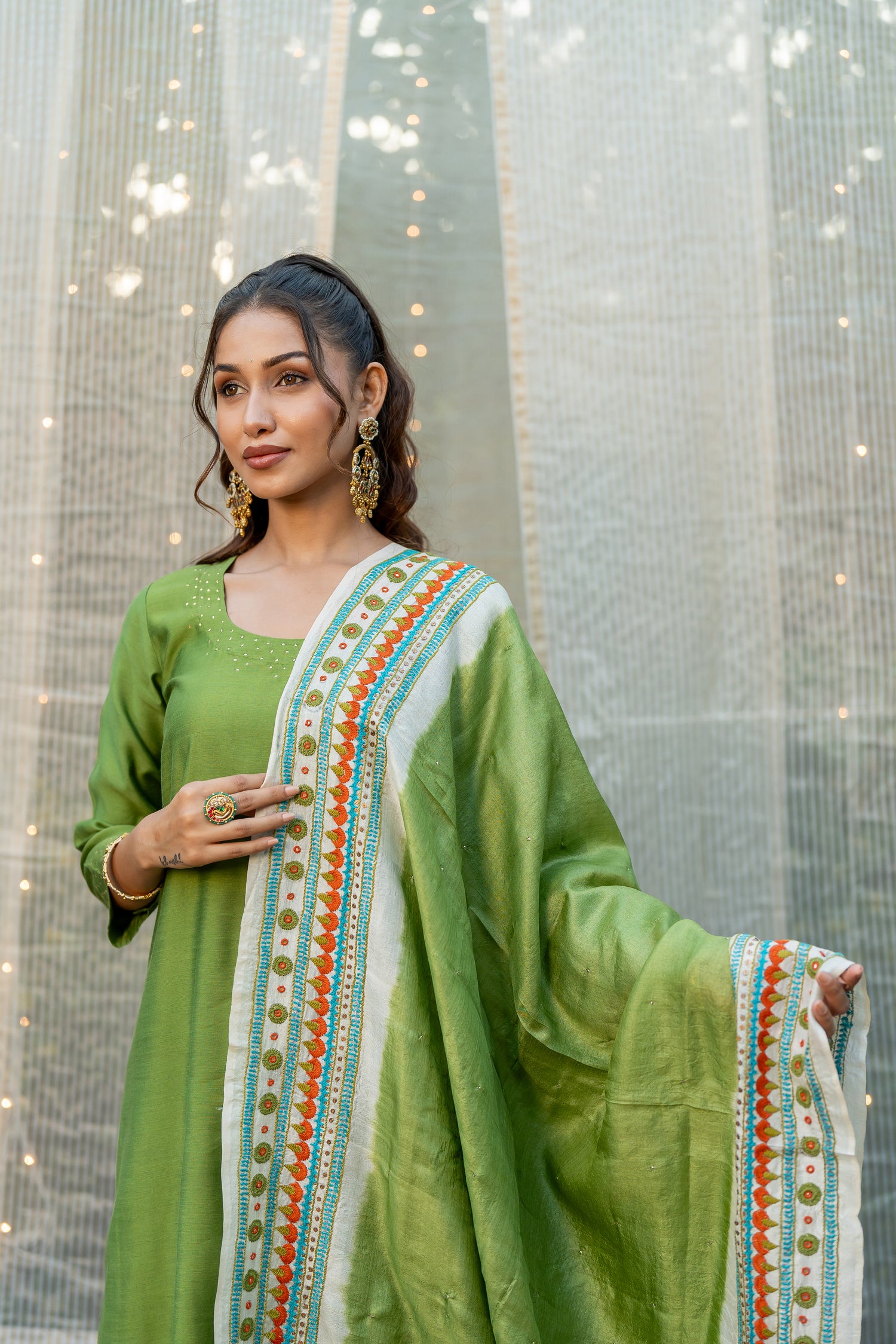 Tasar Hand Embroidered Badla Tie-Dye Dupatta – The Ira by Ray Ethnic