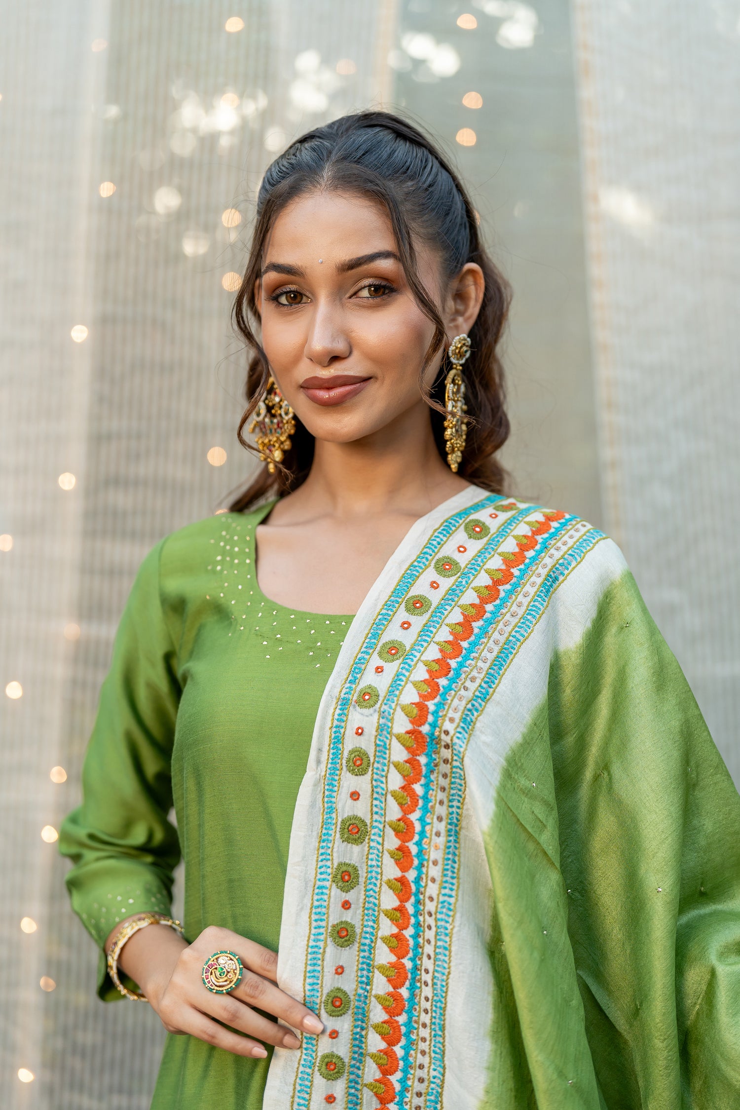 Tasar Hand Embroidered Badla Tie-Dye Dupatta – The Ira by Ray Ethnic