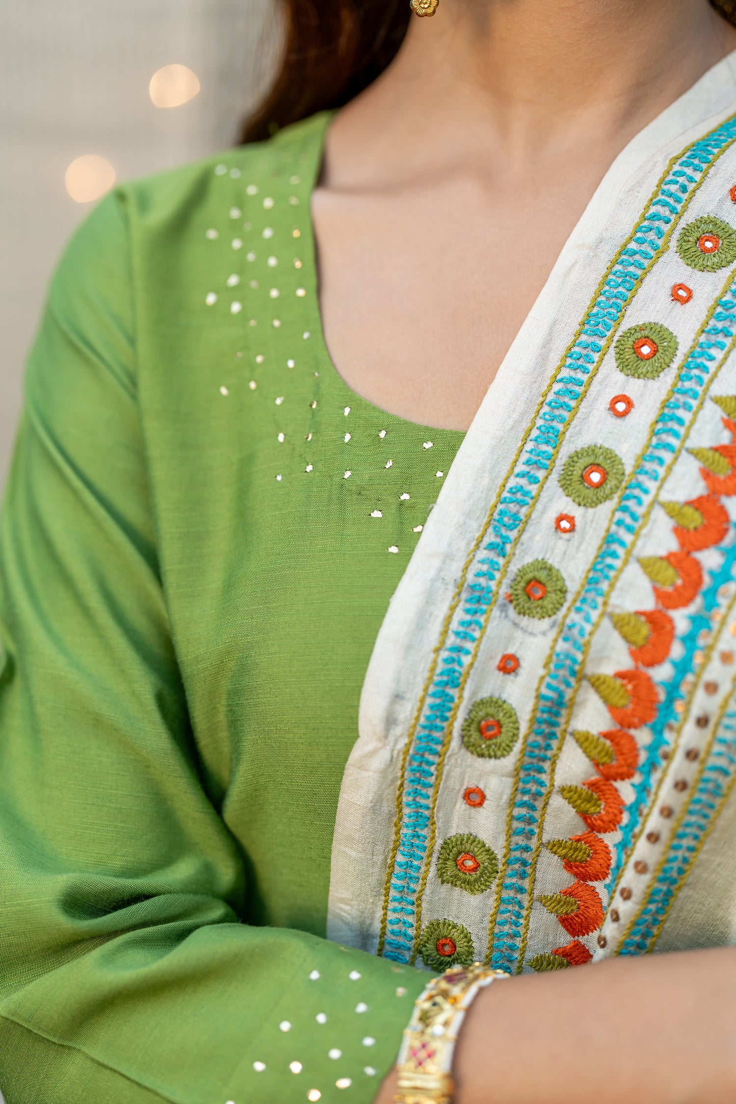 Tasar Hand Embroidered Badla Tie-Dye Dupatta – The Ira by Ray Ethnic