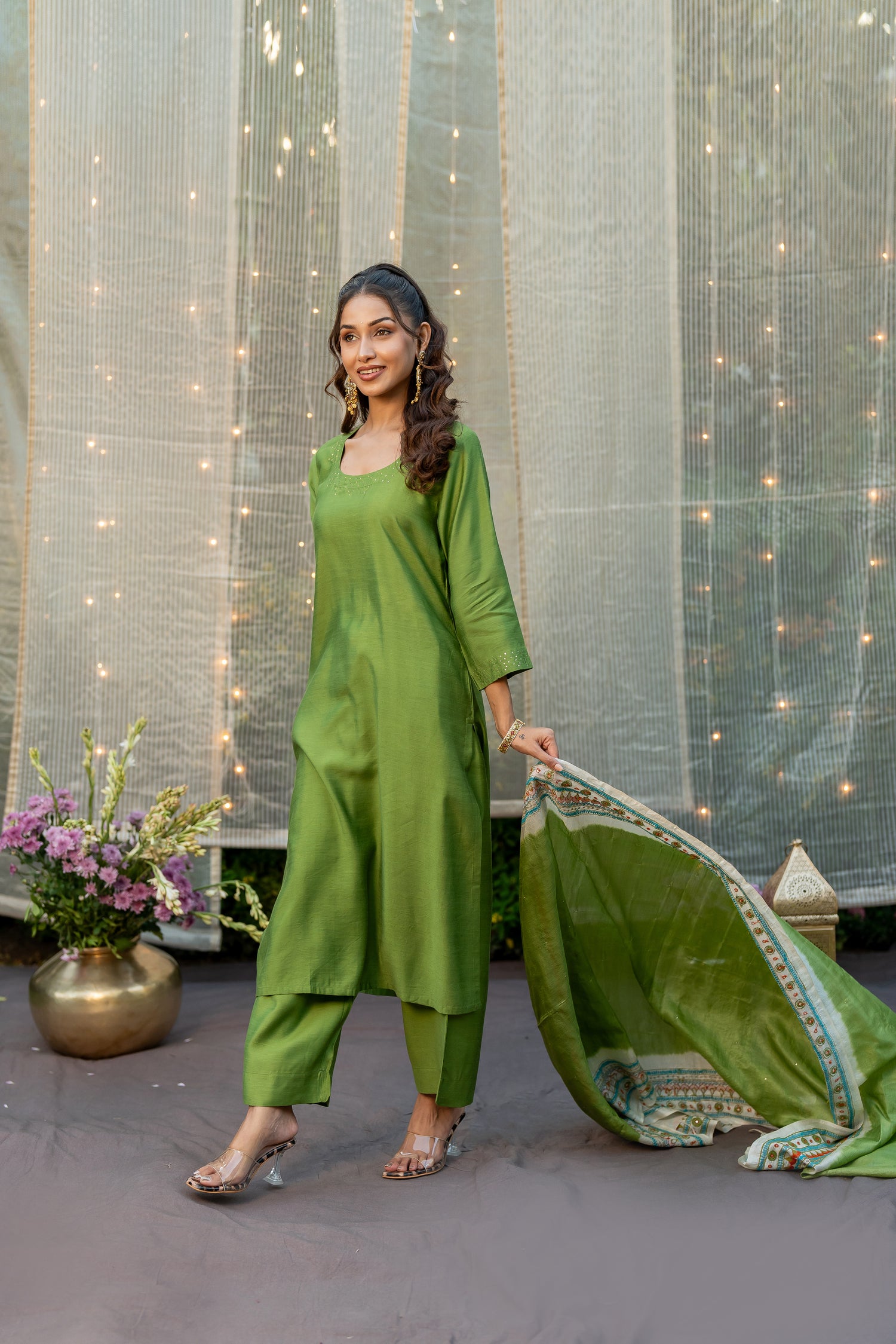 Tasar Hand Embroidered Badla Tie-Dye Dupatta – The Ira by Ray Ethnic
