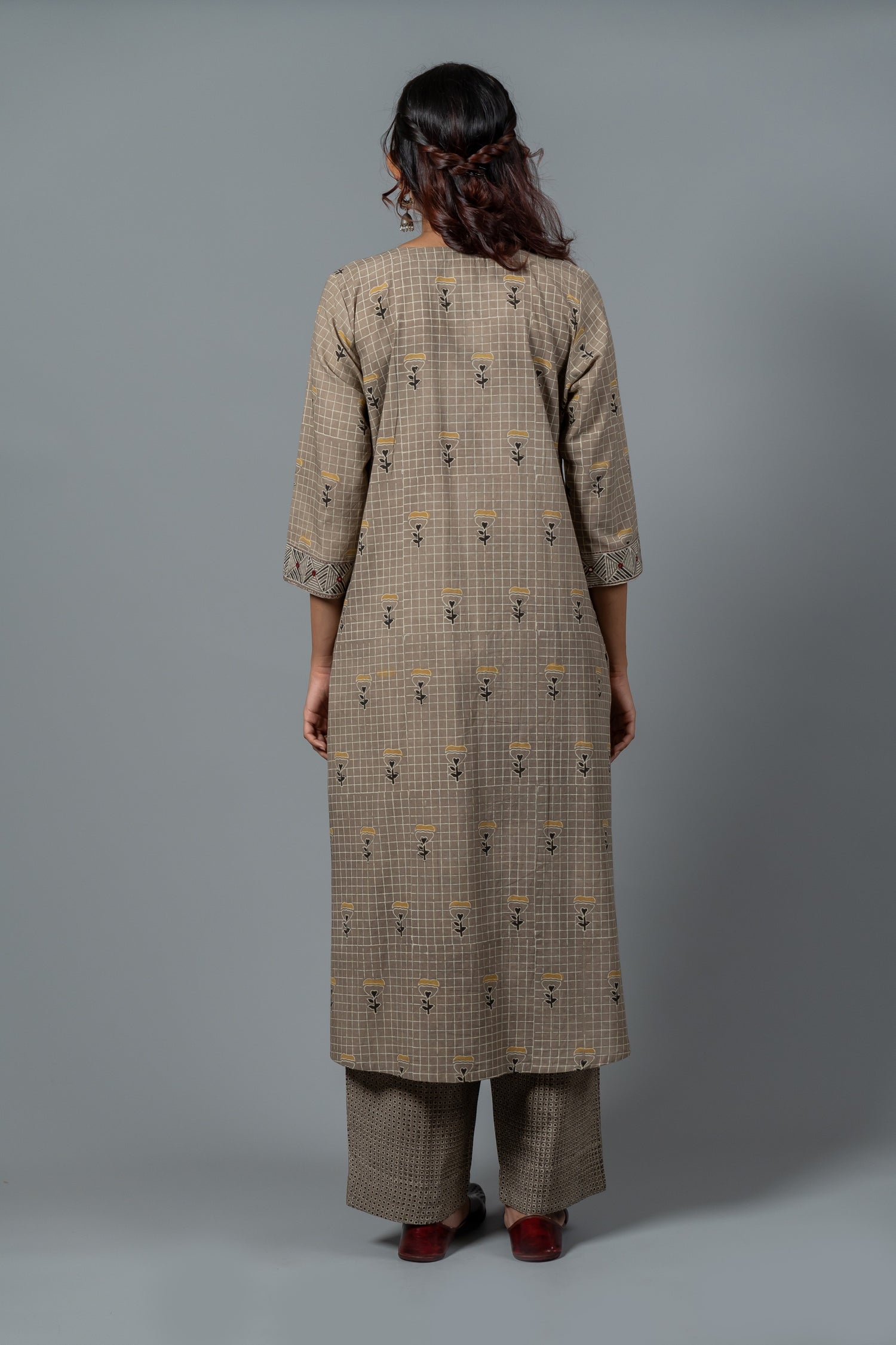 Parat Grid Floral Block Print Mul Cotton Kurta Set of Two