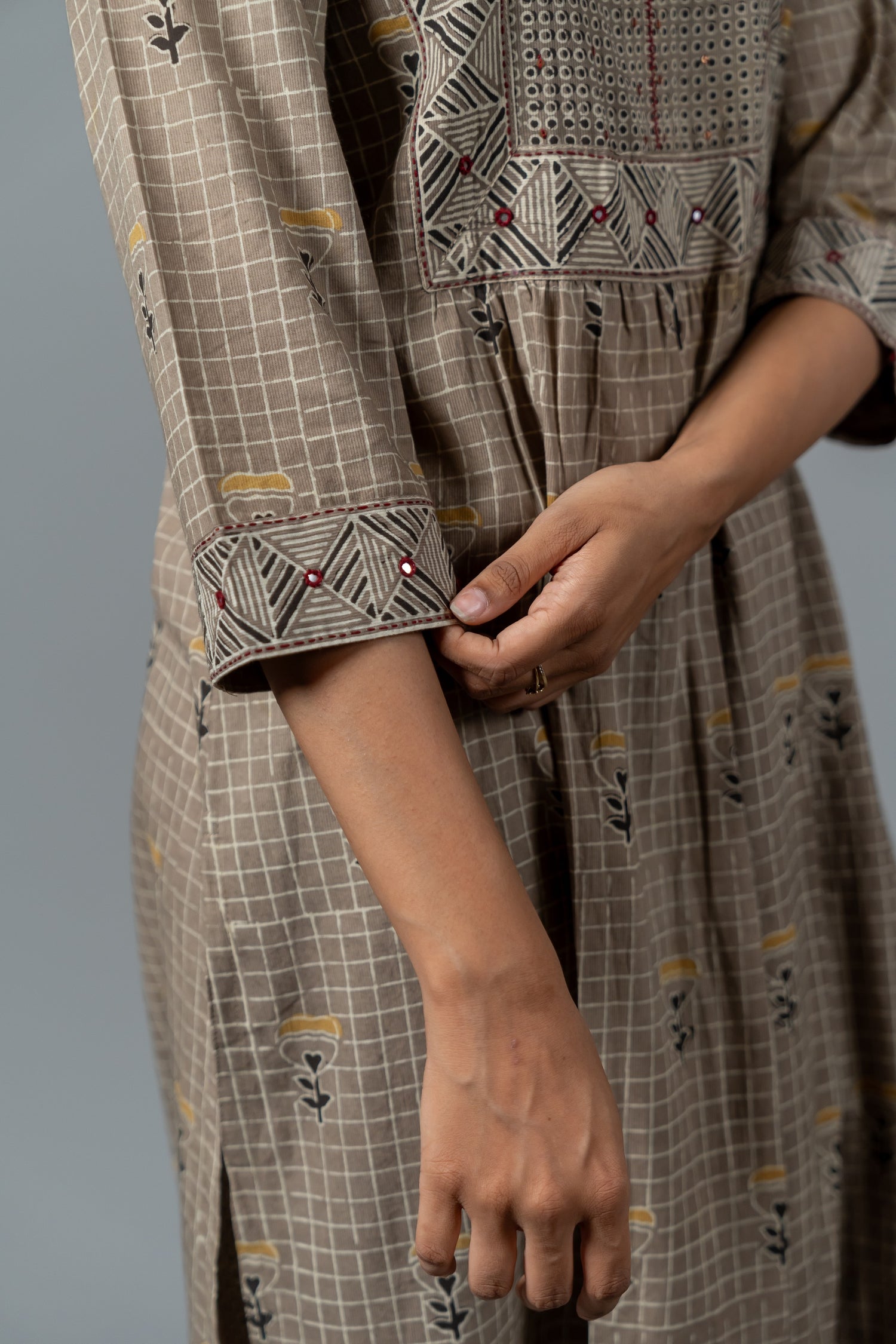 Parat Grid Floral Block Print Mul Cotton Kurta Set of Two