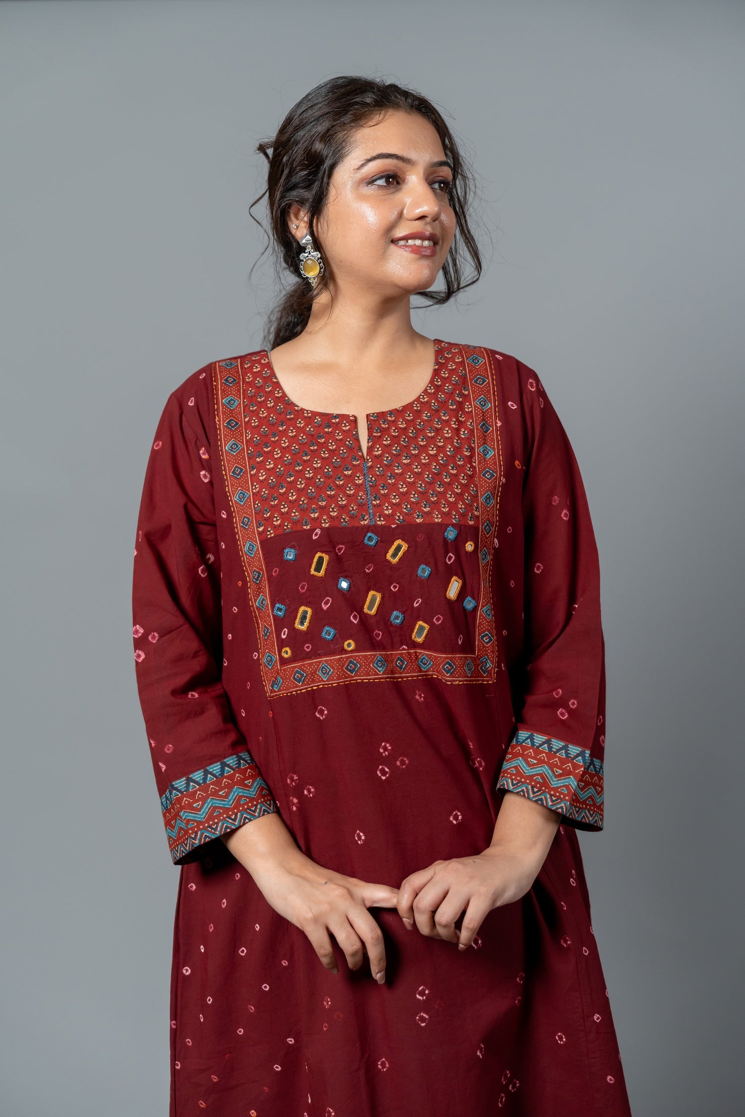 Parat Maroon Bandhani Hand Embroidered Mul Cotton Kurta Set of Two