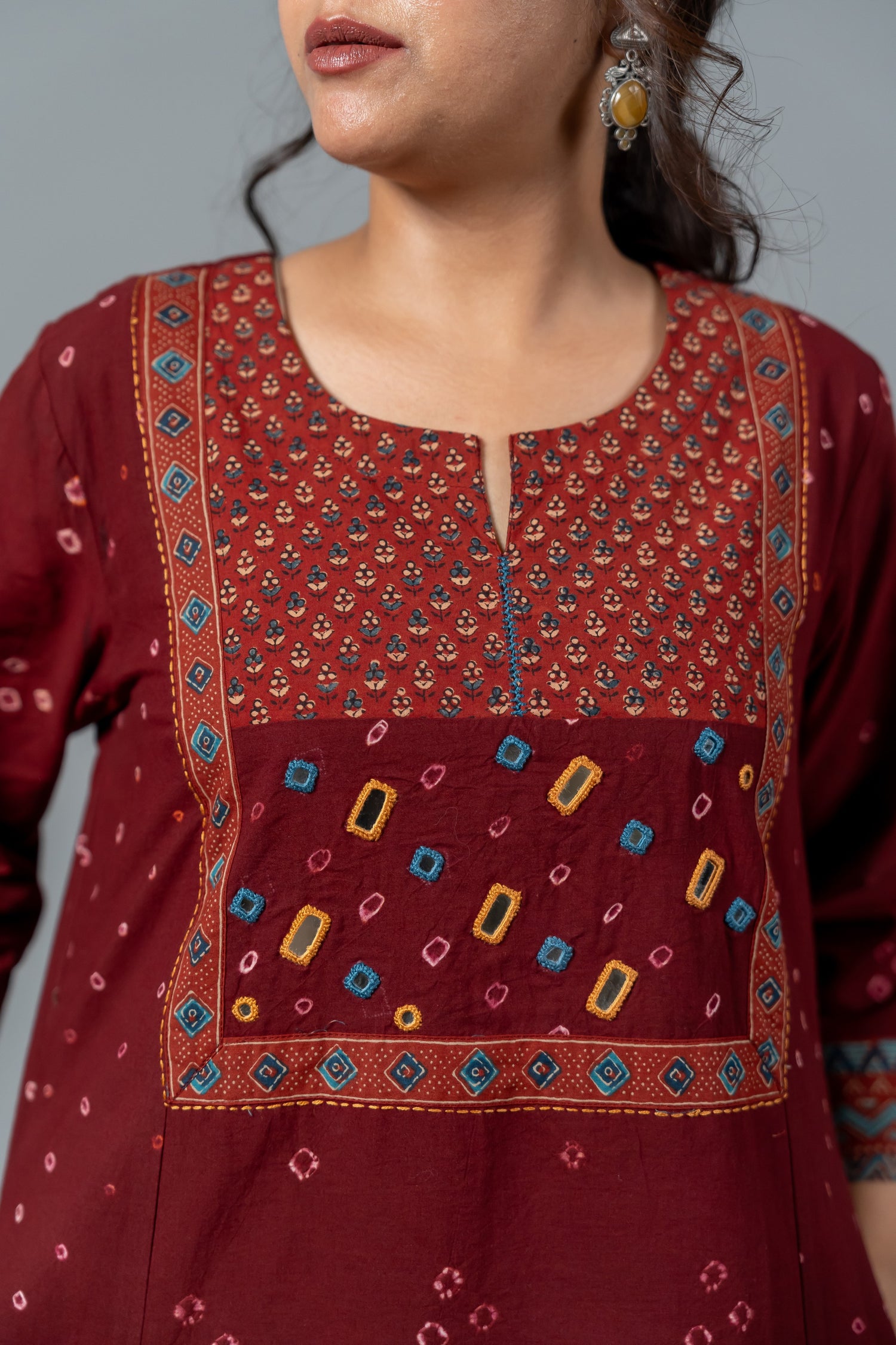 Parat Maroon Bandhani Hand Embroidered Mul Cotton Kurta Set of Two
