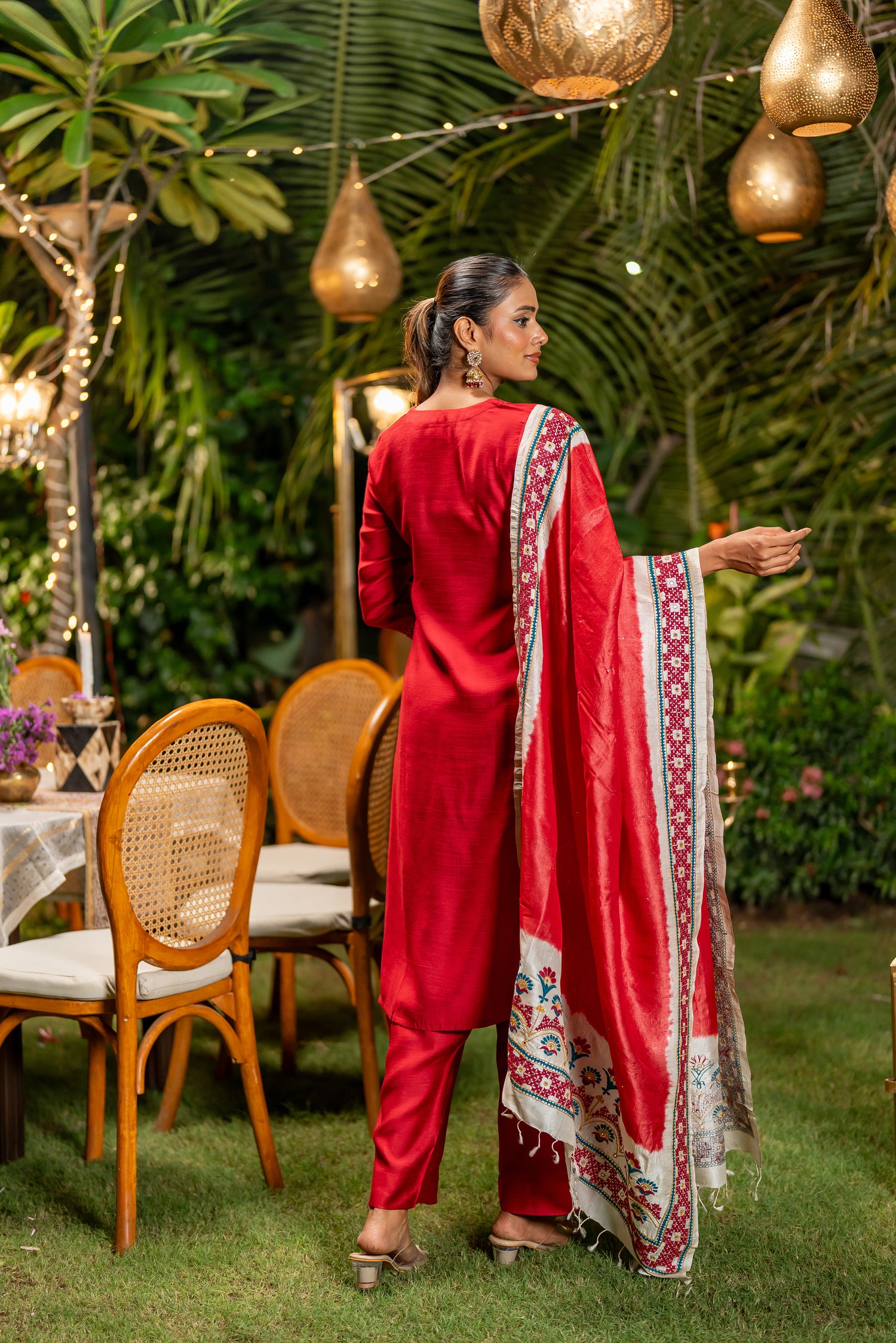 Ray Ethnic Ira – Bright Red Cotton Silk Slub Set of Two with Badla Work