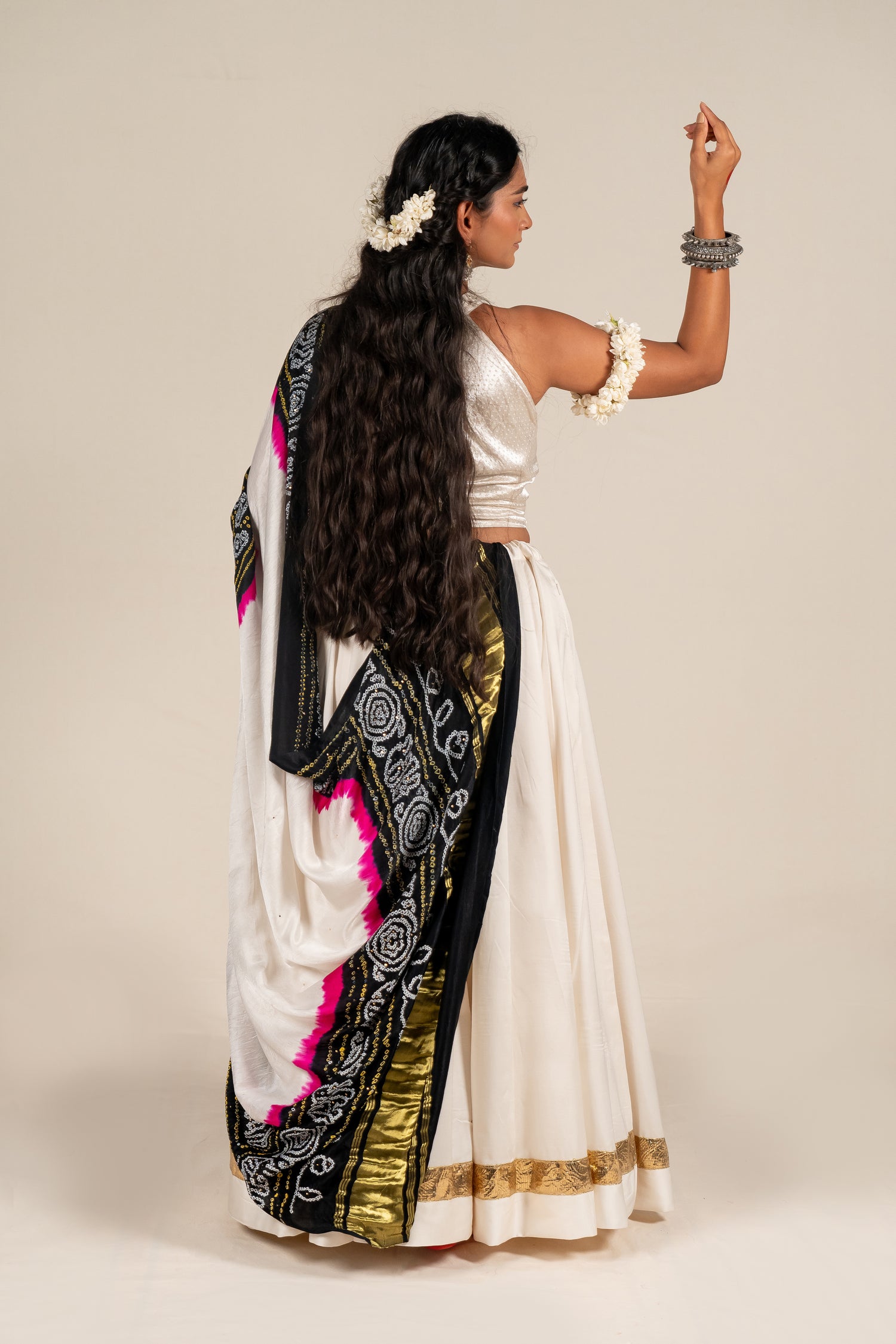 Bandhej Gaji Silk Dupatta with Traditional Tie-Dye and Badla work – NavRas