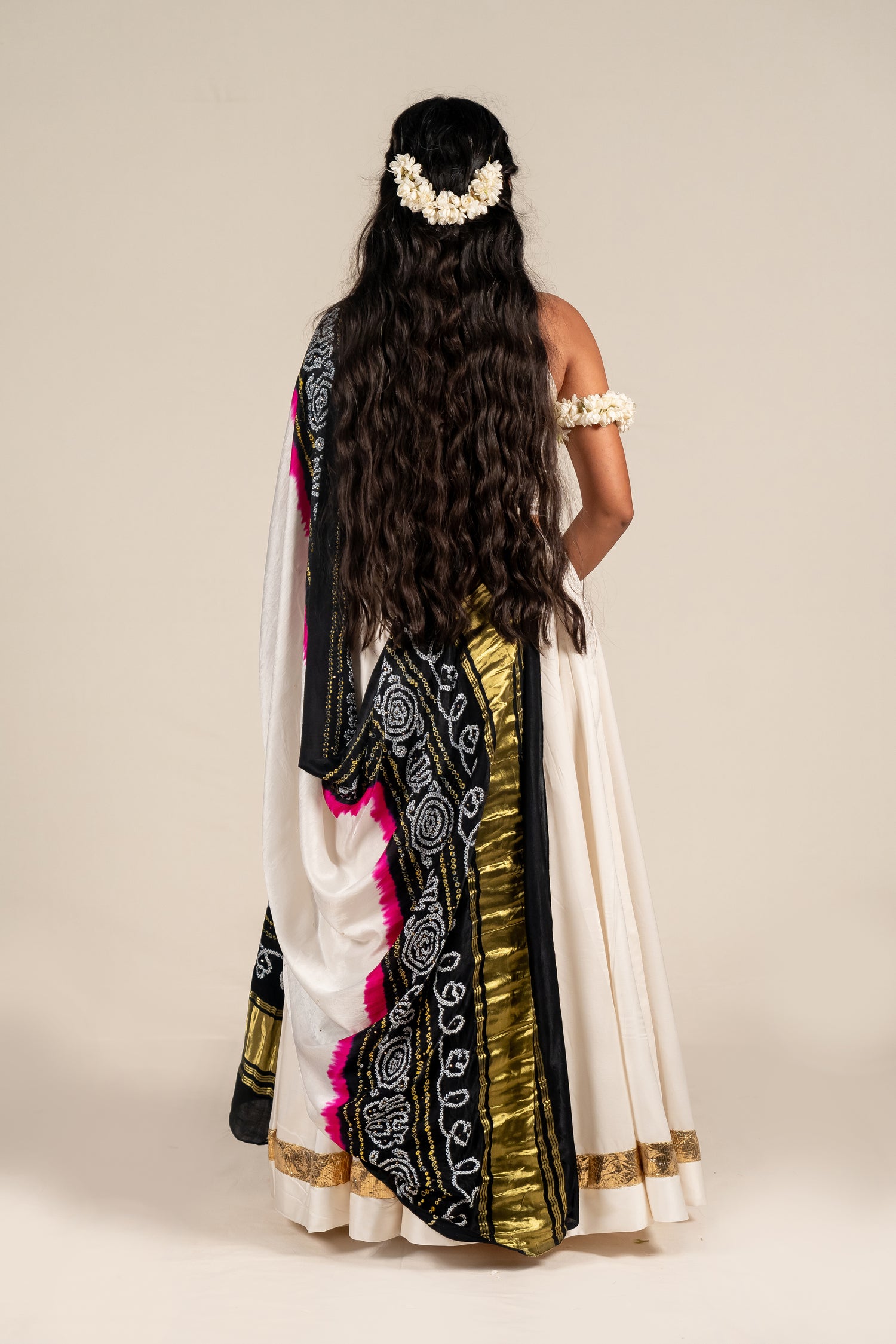 Bandhej Gaji Silk Dupatta with Traditional Tie-Dye and Badla work – NavRas