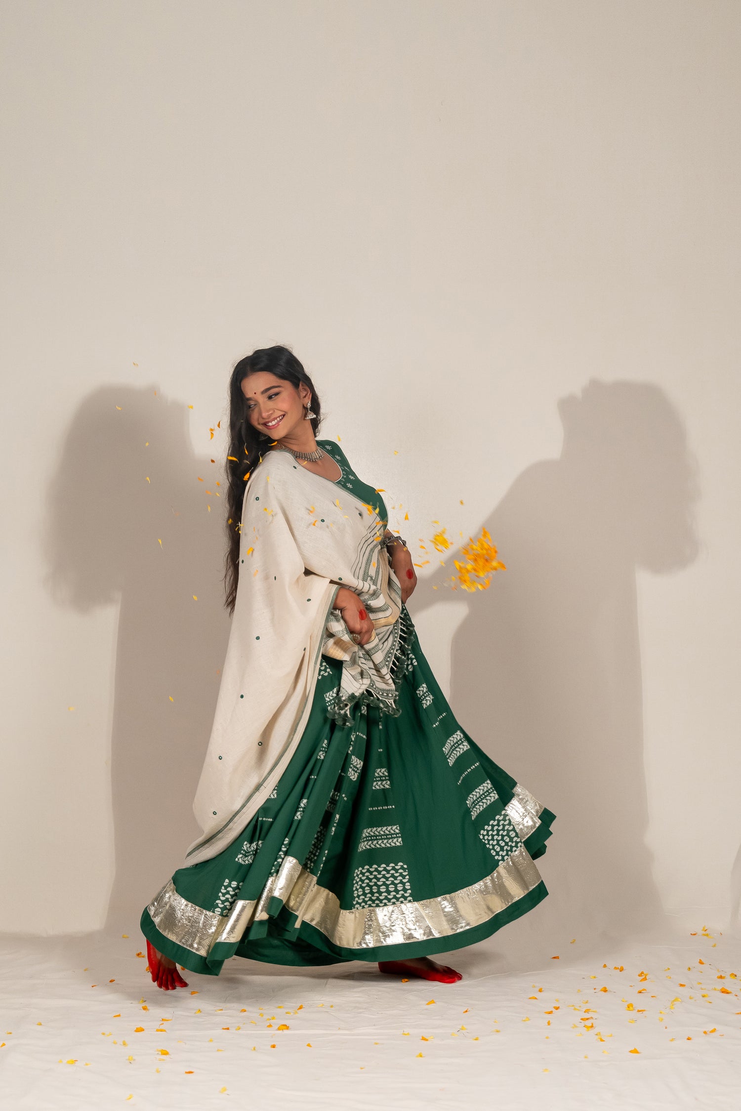 Handloom Kala Cotton Dupatta in Green – NavRas
