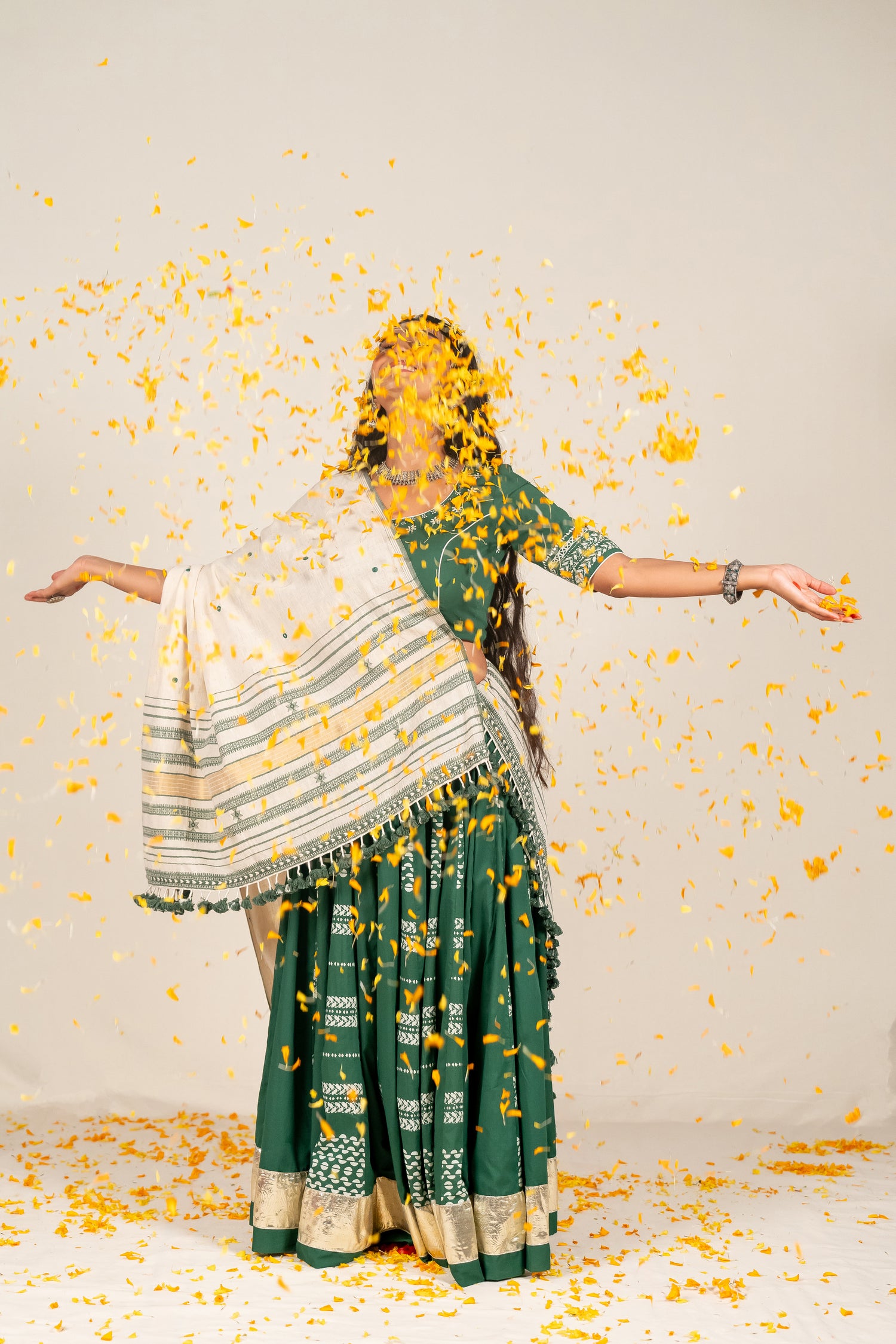 Handloom Kala Cotton Dupatta in Green – NavRas