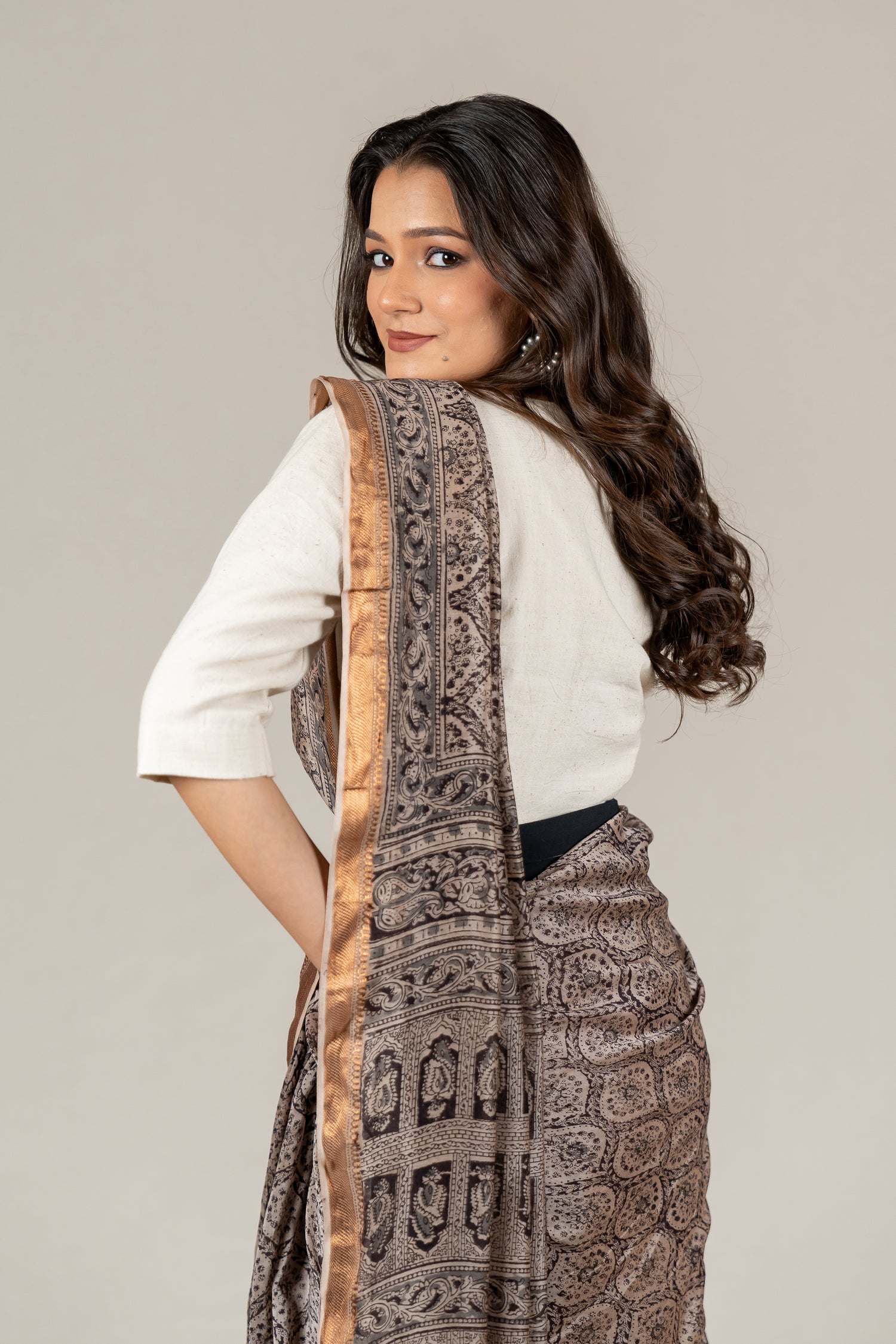 Mul Chanderi Kalamkari Saree in Beige Kashish – Sama