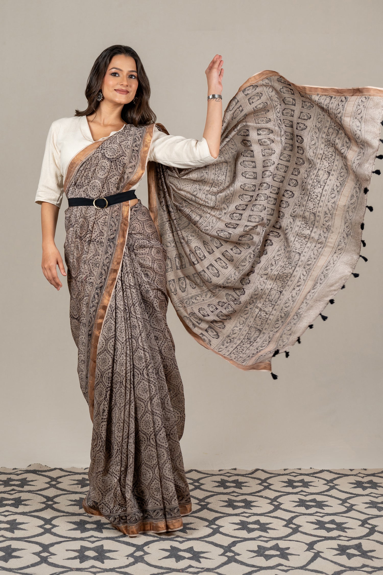 Mul Chanderi Kalamkari Saree in Beige Kashish – Sama