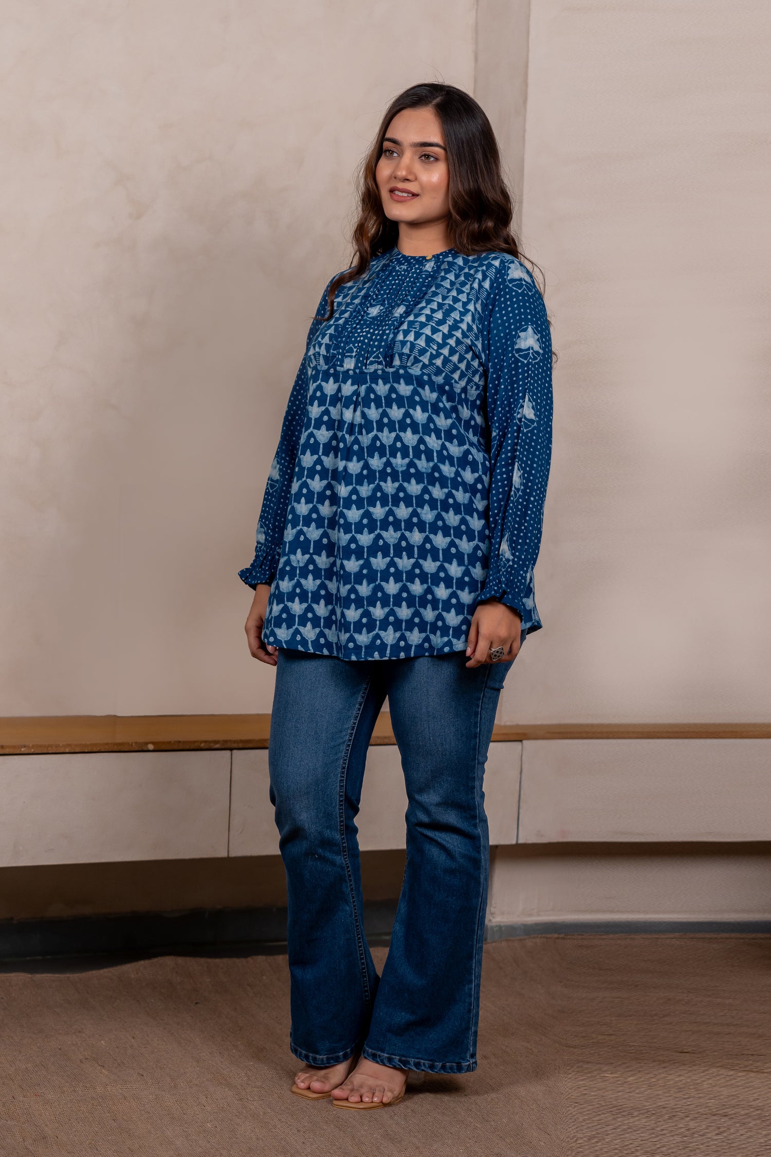 Indigo Dabu Top with Shirred Sleeves – Sutra