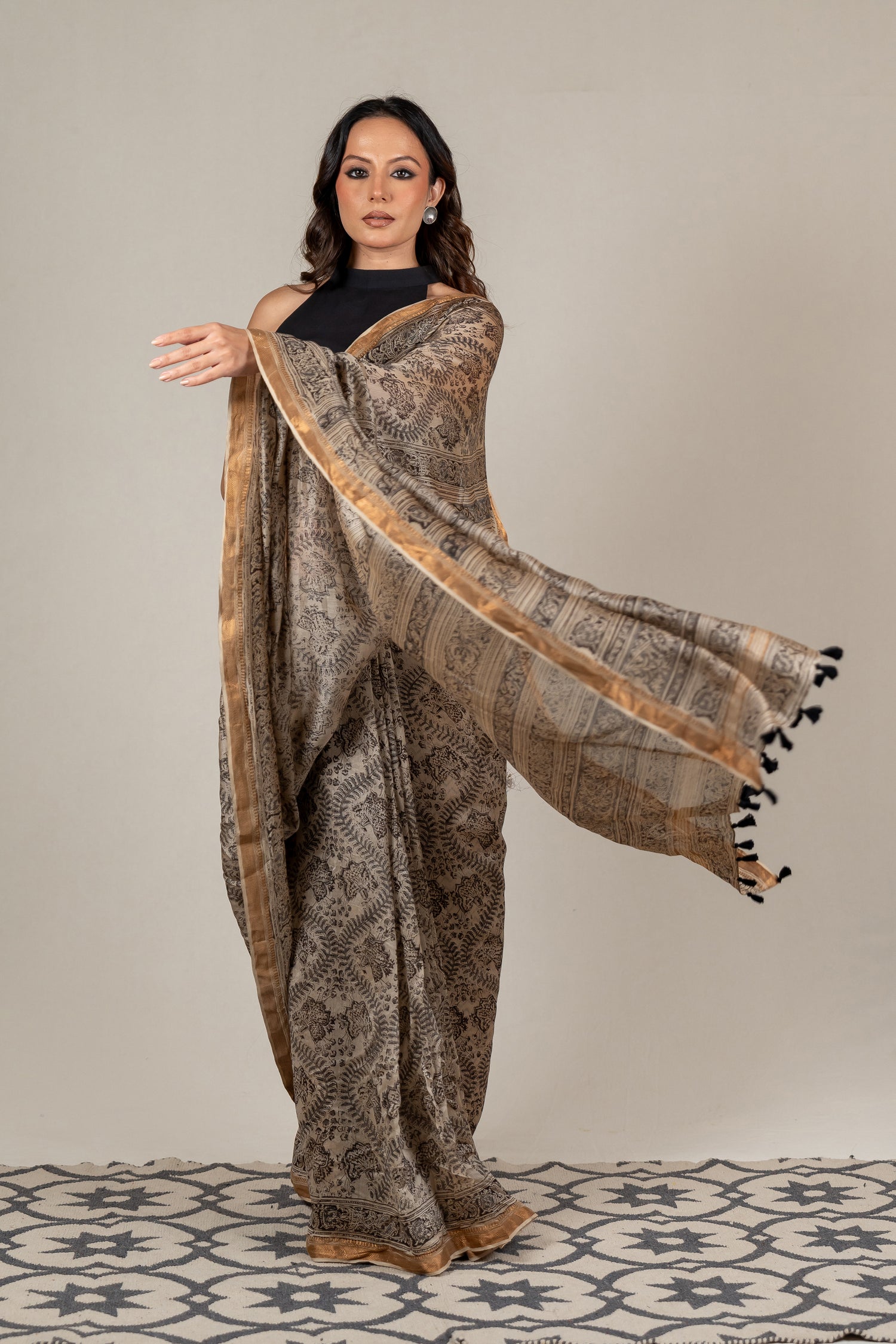 Mul Chanderi Golden Border Kalamkari Saree in Beige Kashish – Sama