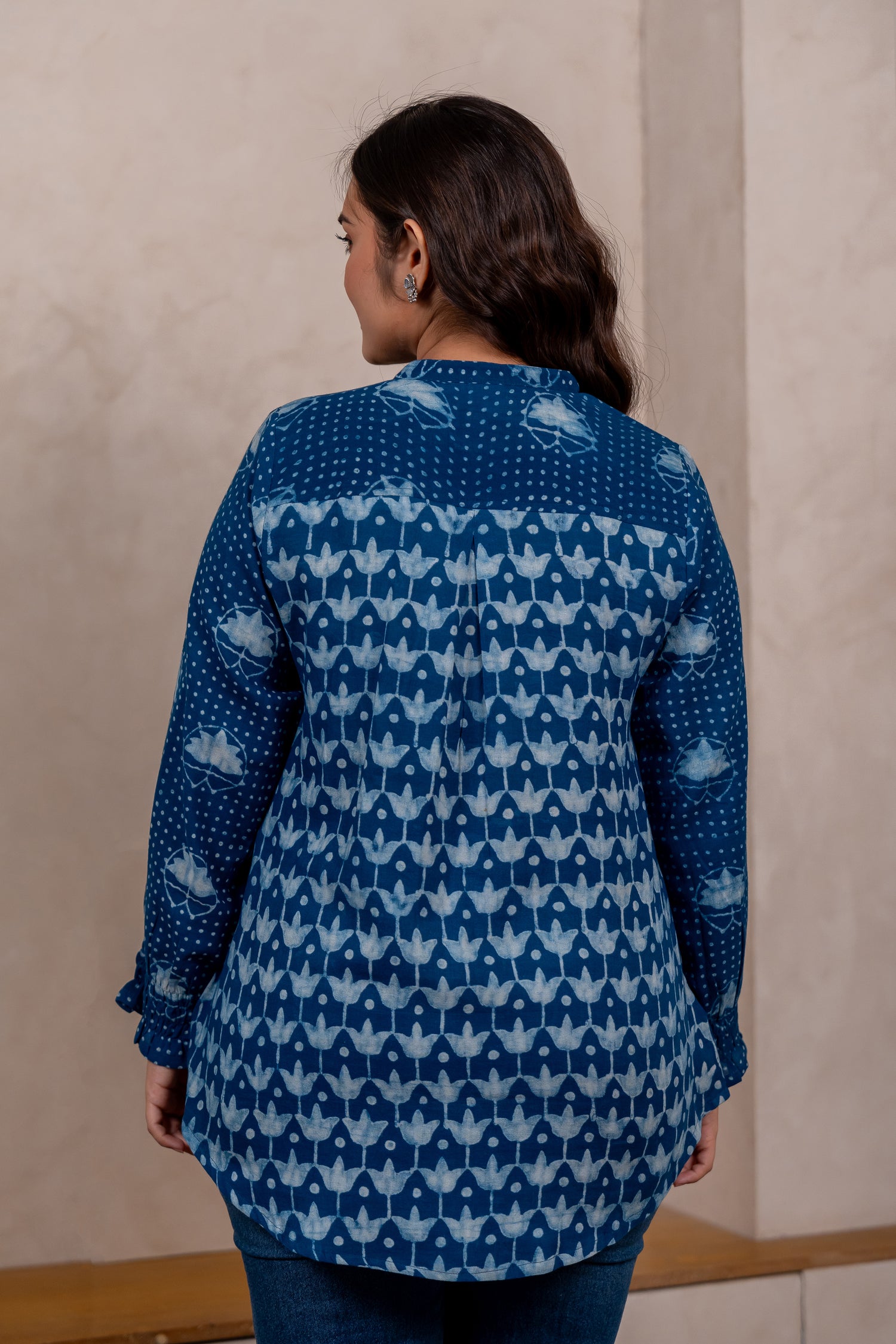 Indigo Dabu Top with Shirred Sleeves – Sutra