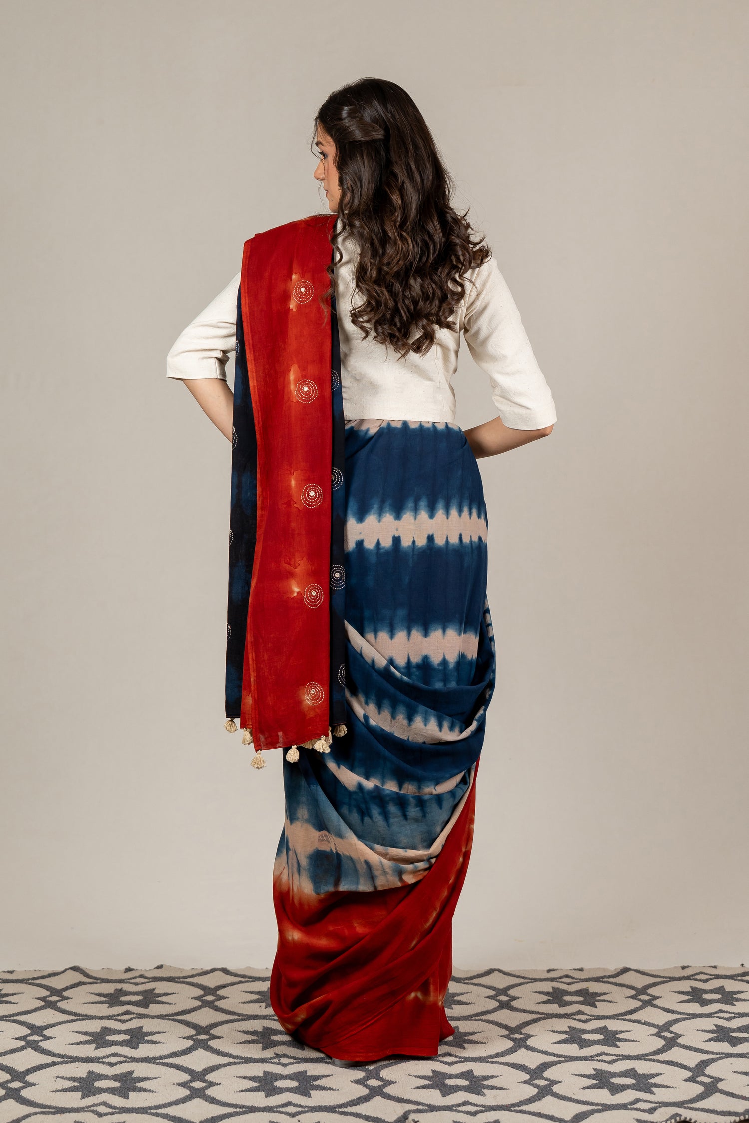 Hand-Tied Shibori Saree in Rustic Red and Indigo – Sama