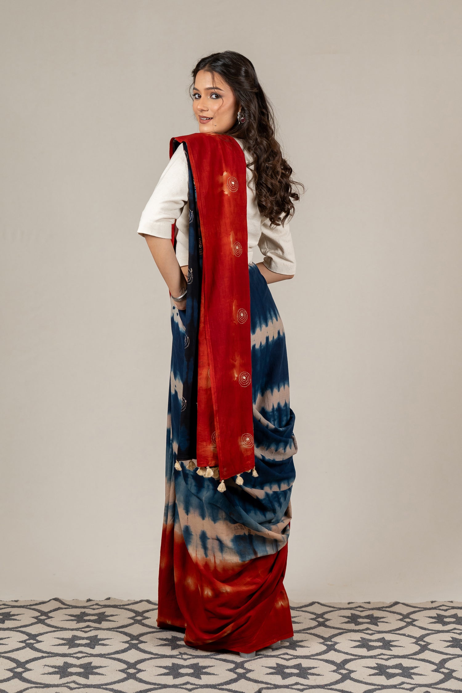 Hand-Tied Shibori Saree in Rustic Red and Indigo – Sama