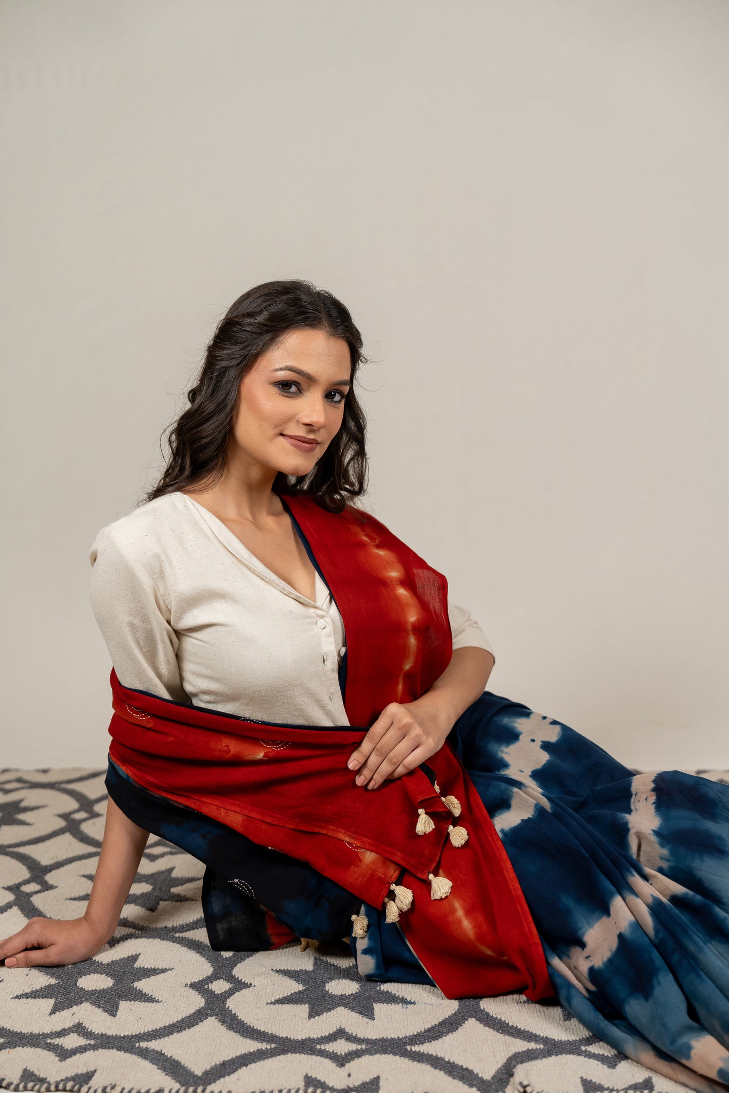 Hand-Tied Shibori Saree in Rustic Red and Indigo – Sama