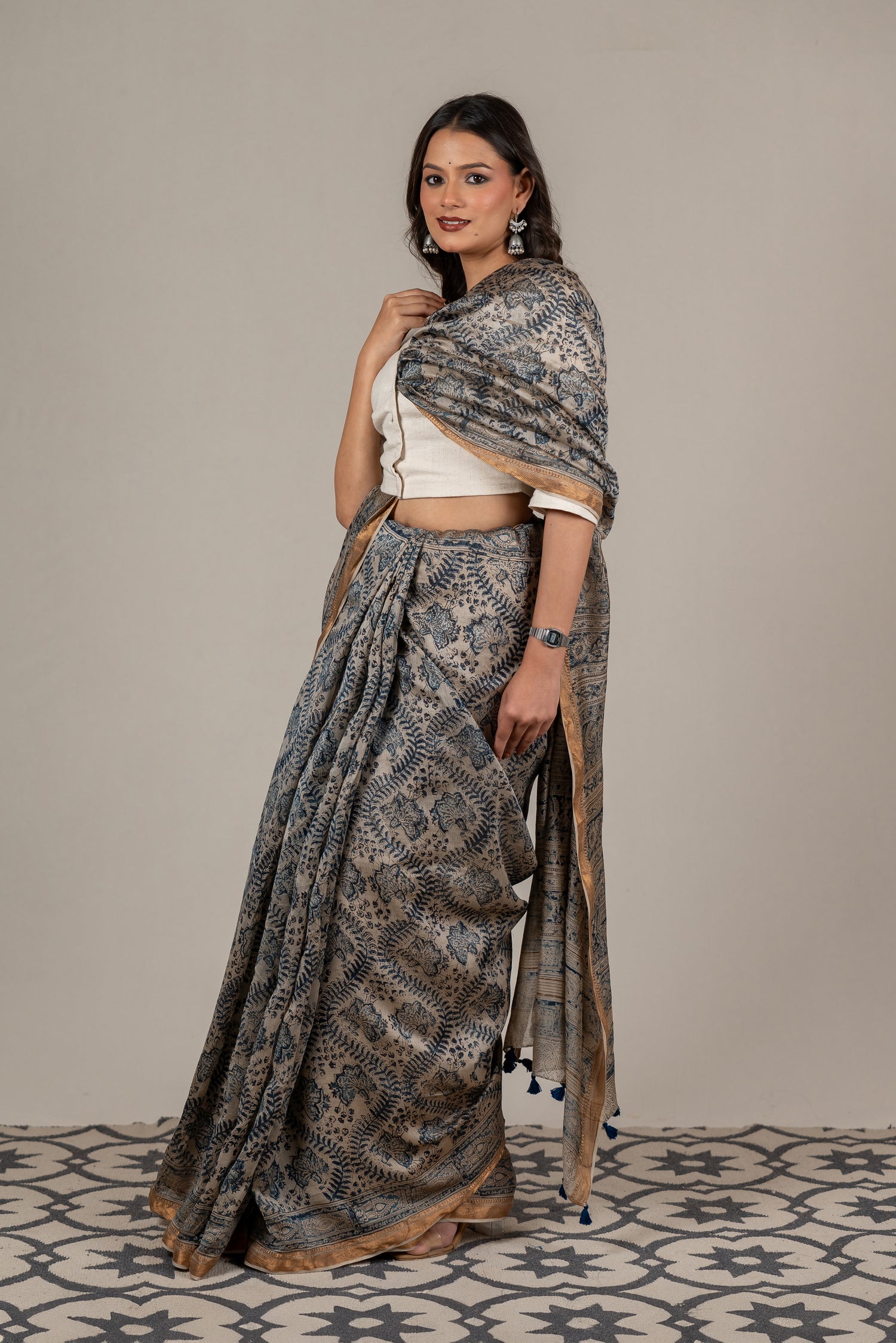 Mul Chanderi Kalamkari Block Printed Saree in Beige and Indigo – Sama