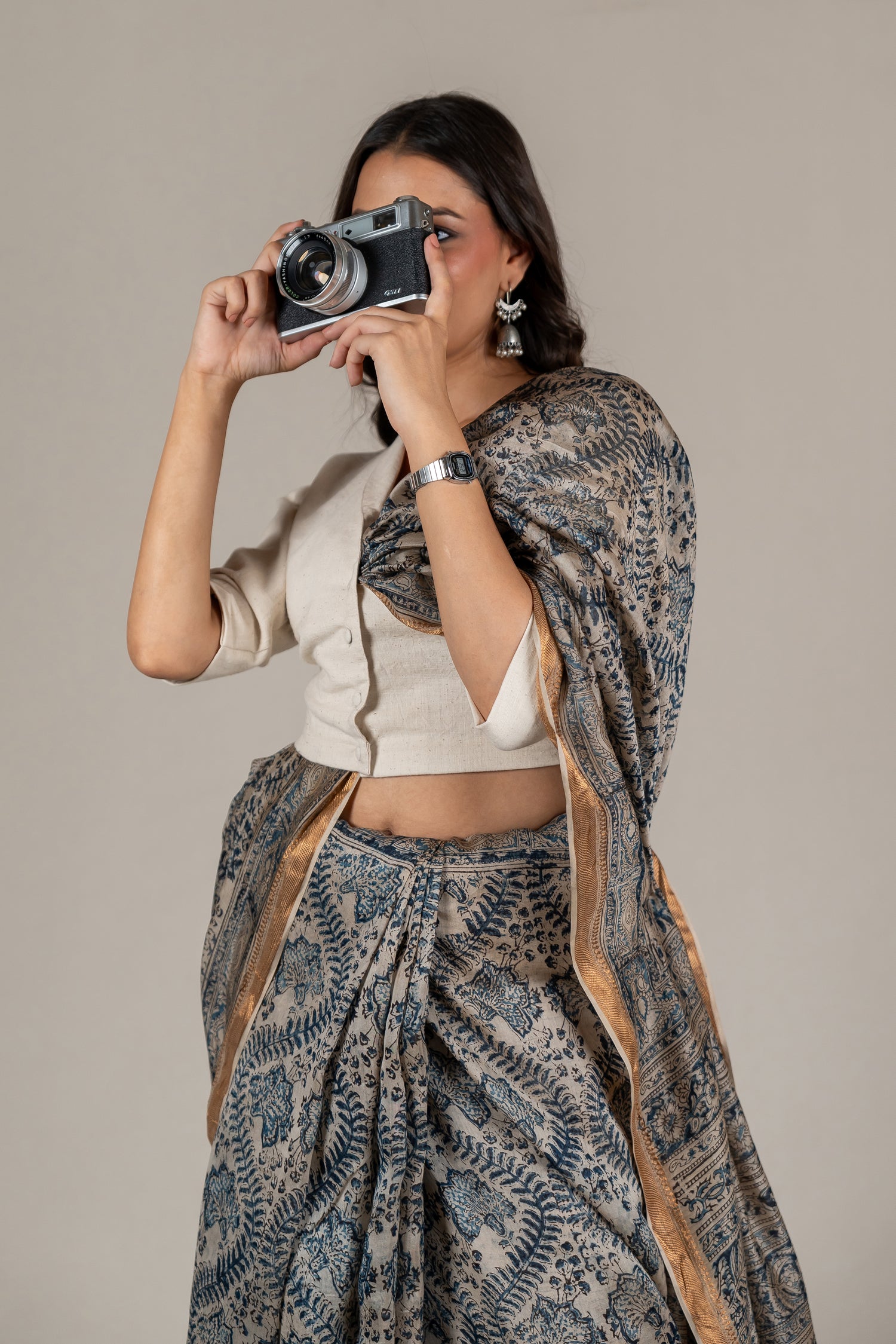 Mul Chanderi Kalamkari Block Printed Saree in Beige and Indigo – Sama