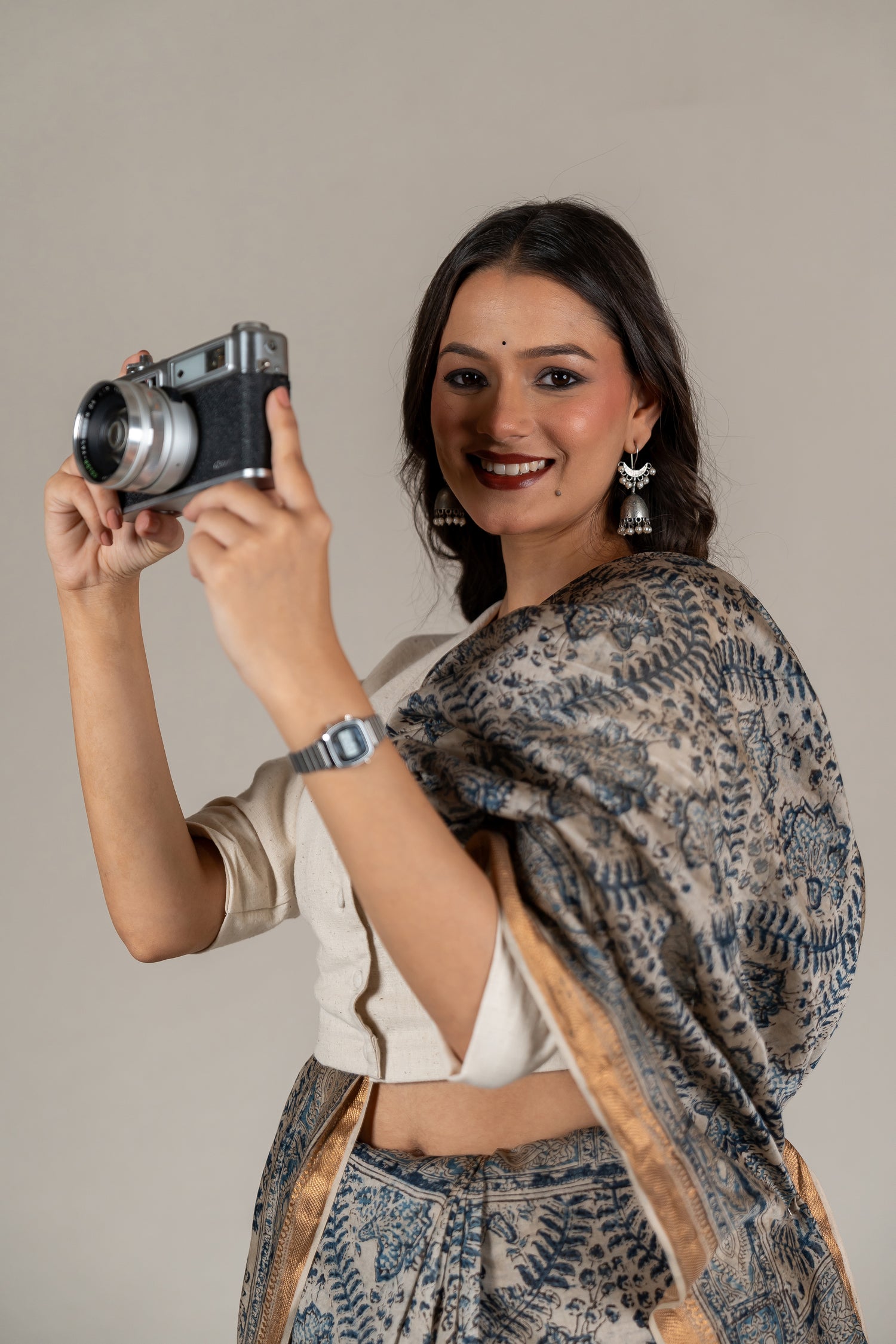 Mul Chanderi Kalamkari Block Printed Saree in Beige and Indigo – Sama