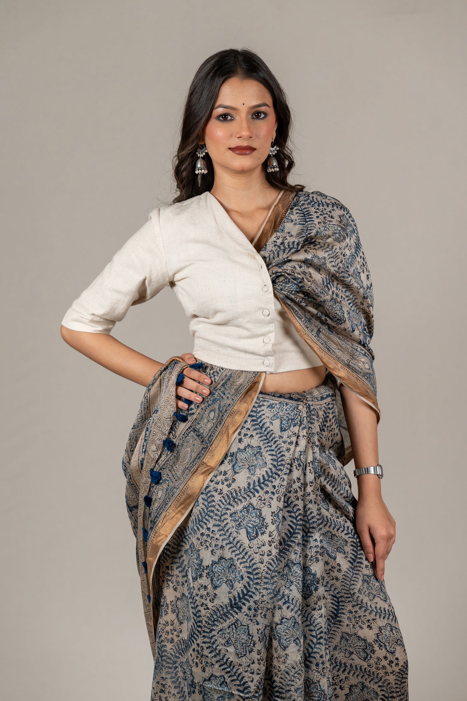 Mul Chanderi Kalamkari Block Printed Saree in Beige and Indigo – Sama