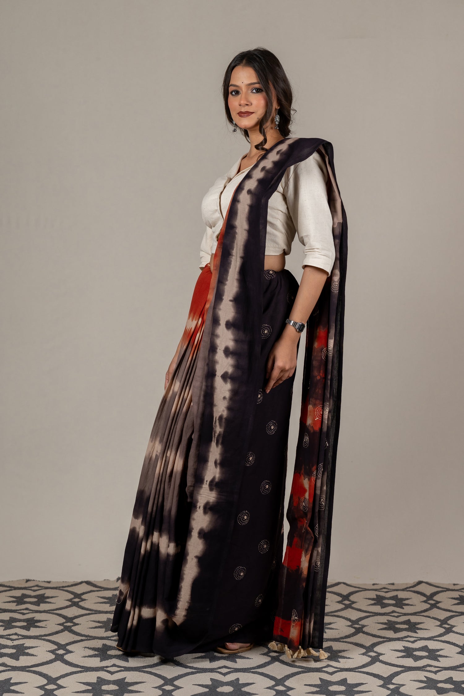 Hand-Tied Shibori Saree in Brown and Rustic Red – Sama